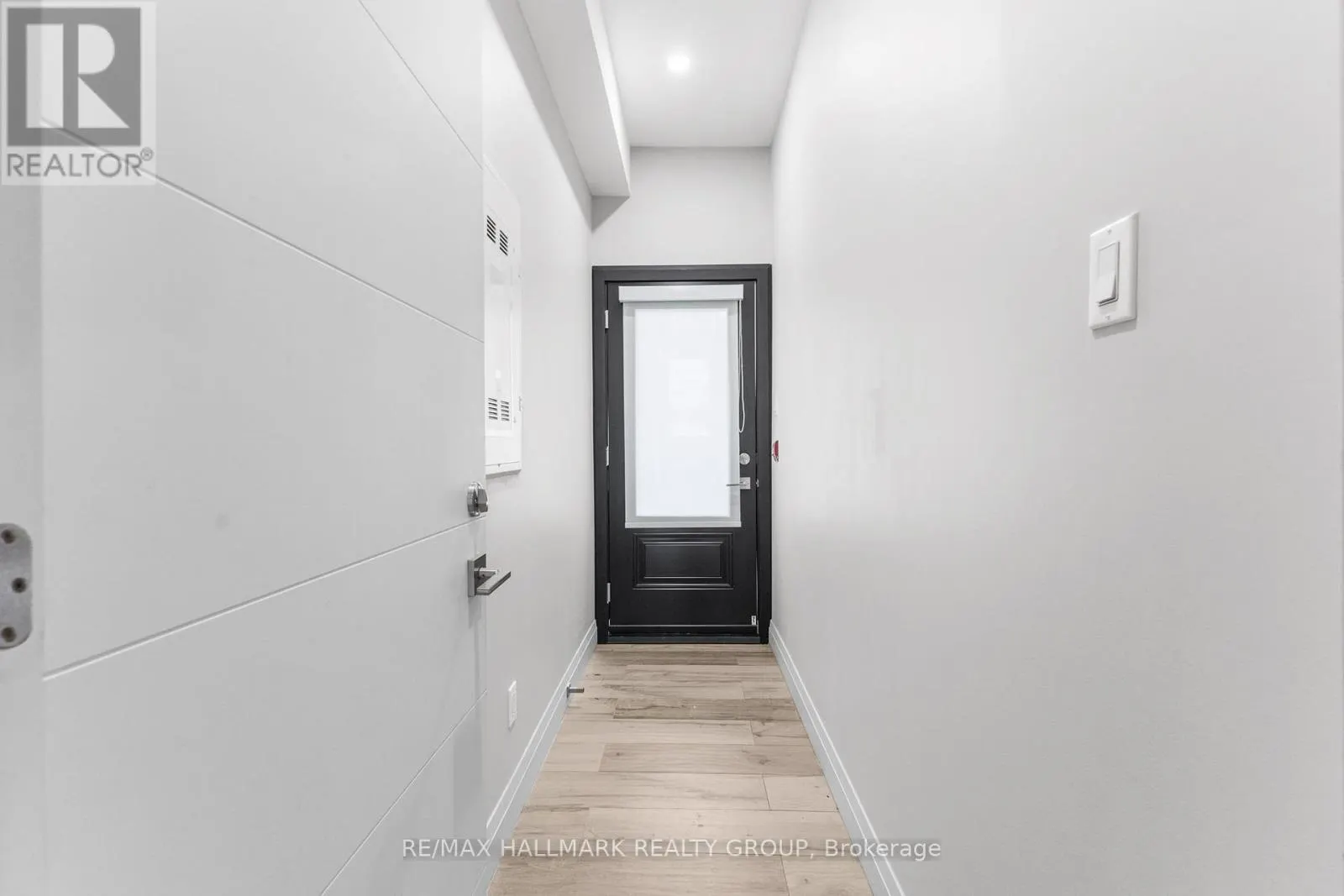 2 - 201 MACLAREN STREET
