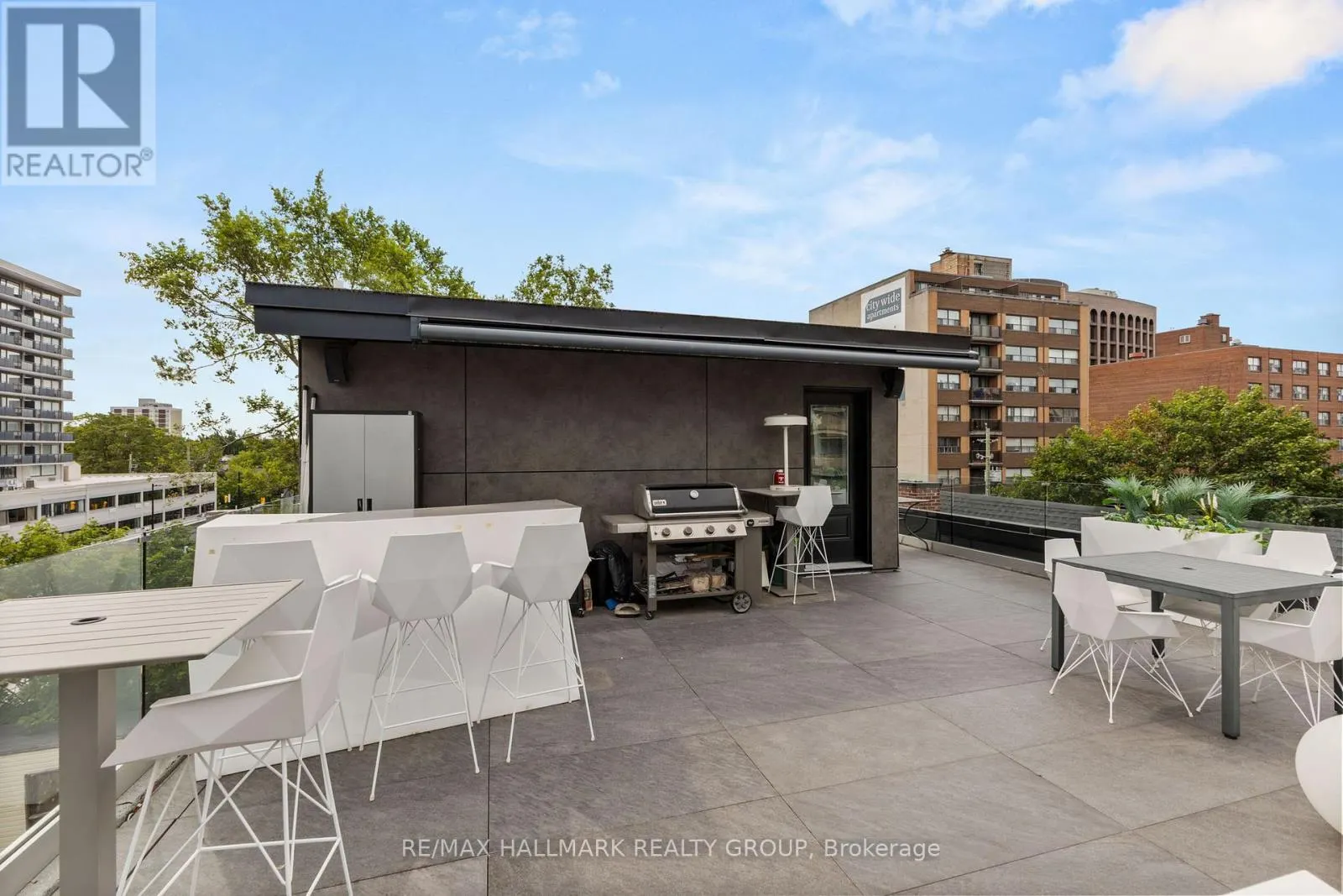 2 - 201 MACLAREN STREET