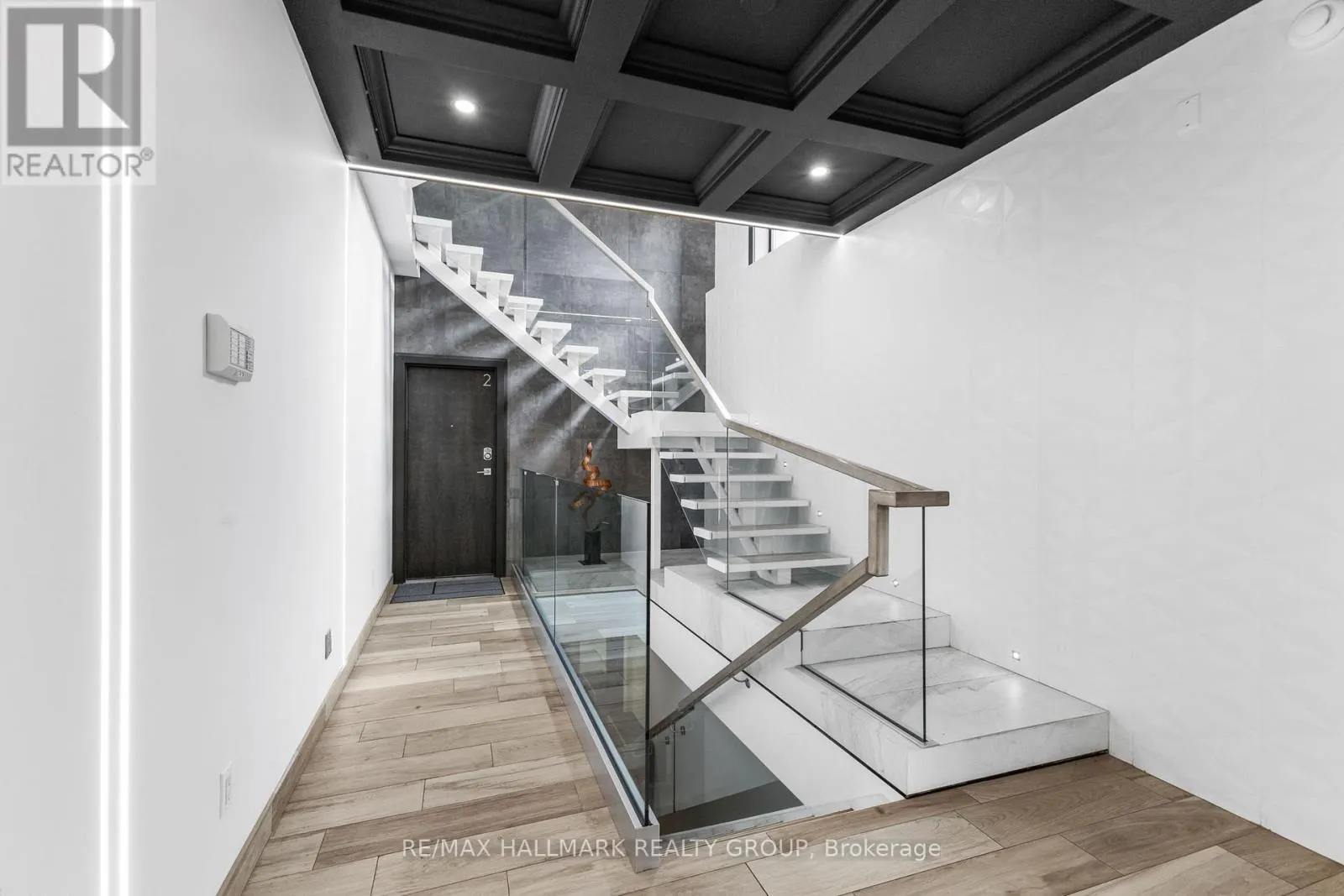 2 - 201 MACLAREN STREET