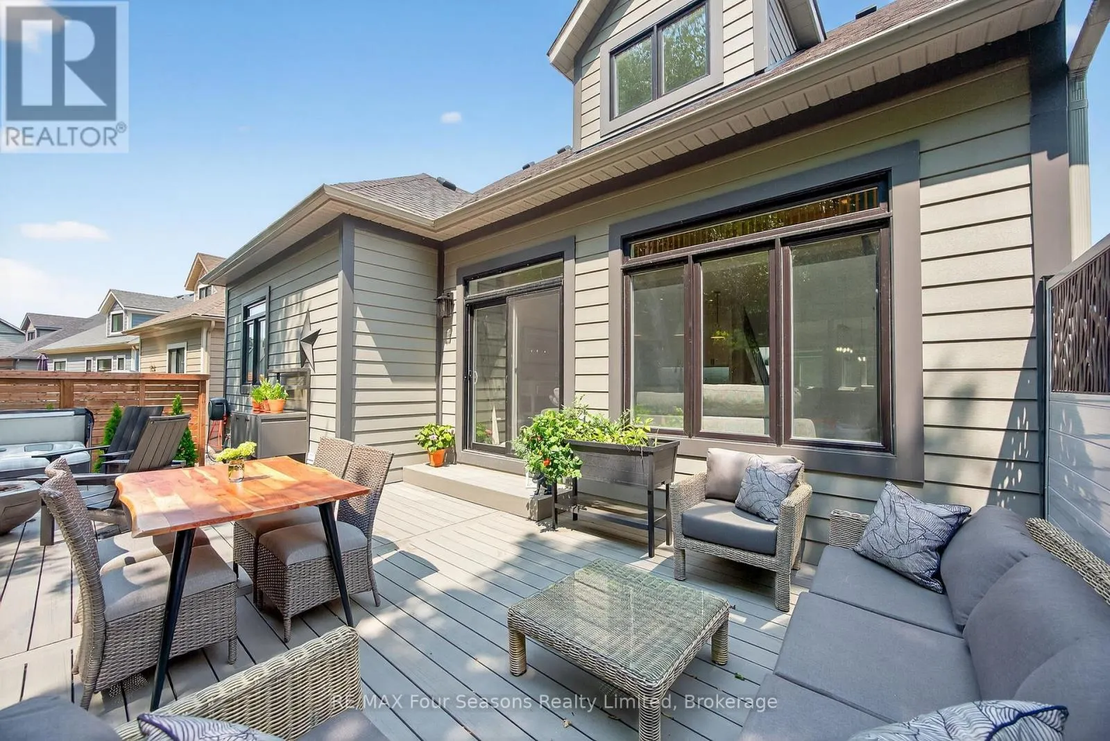 112 SCHOONERS LANE