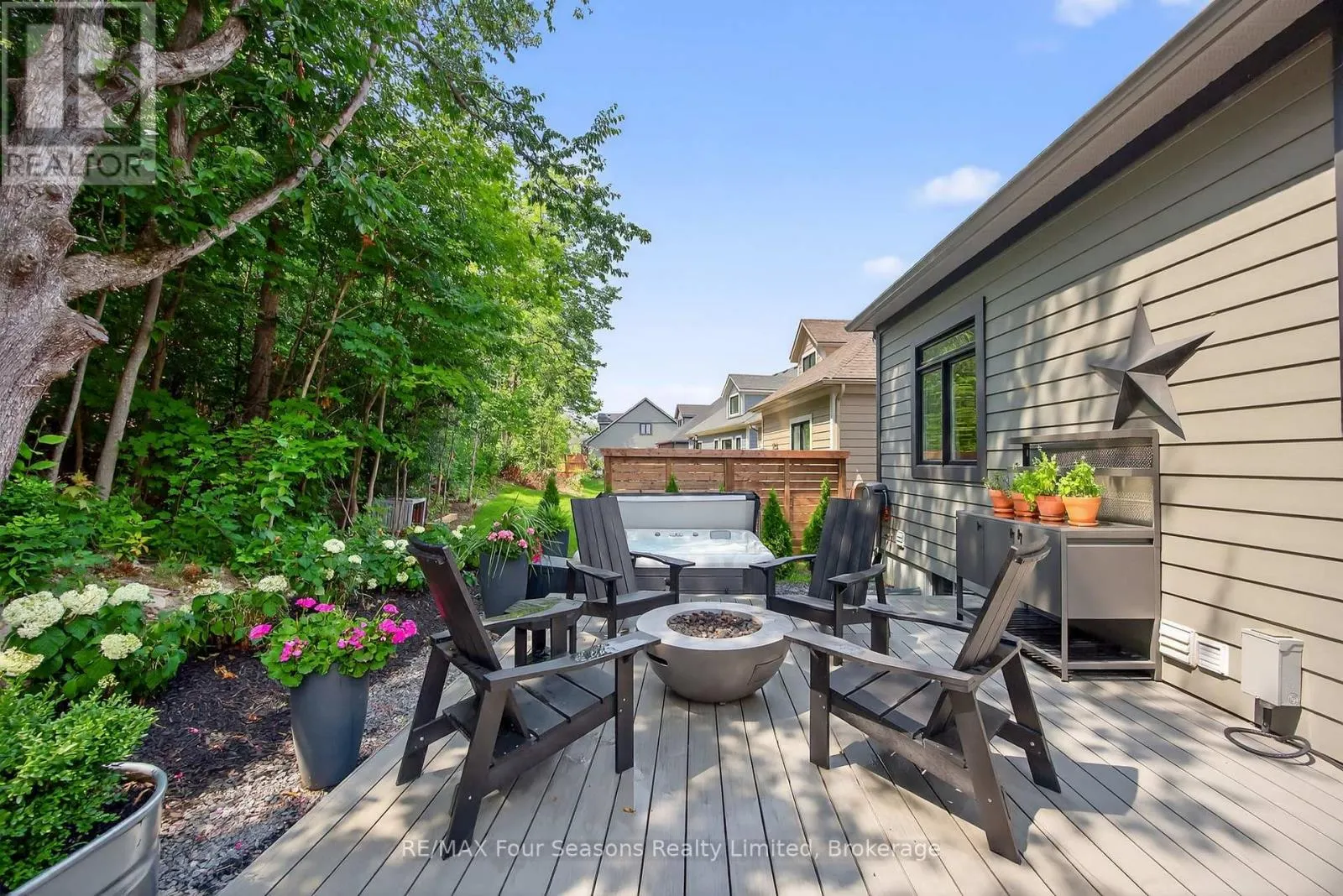 112 SCHOONERS LANE