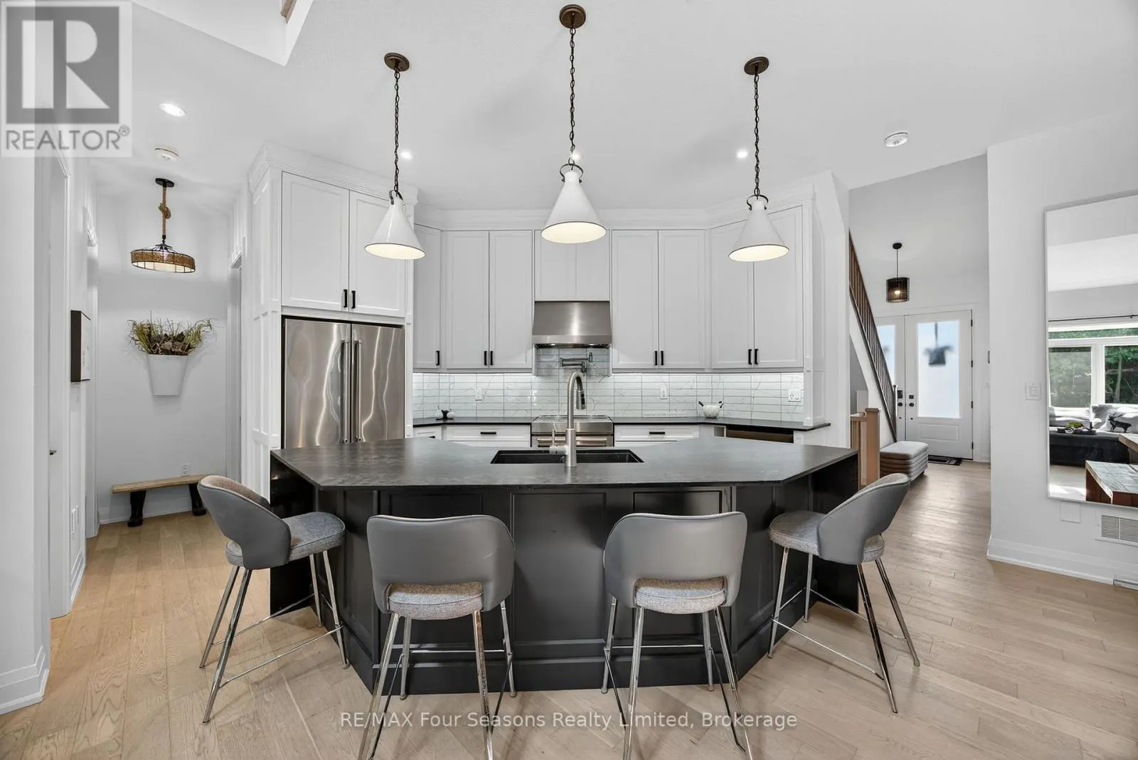 112 SCHOONERS LANE