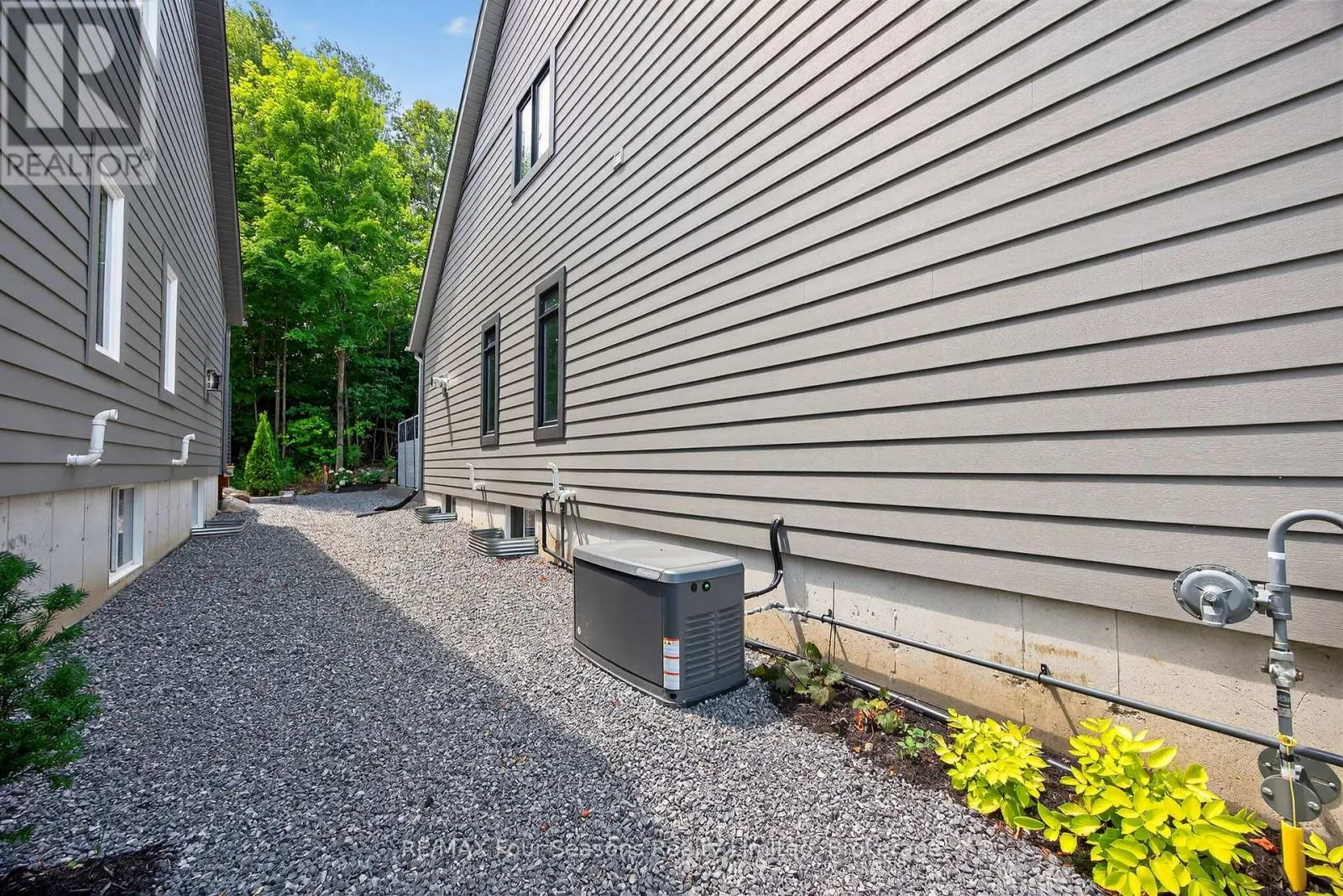 112 SCHOONERS LANE