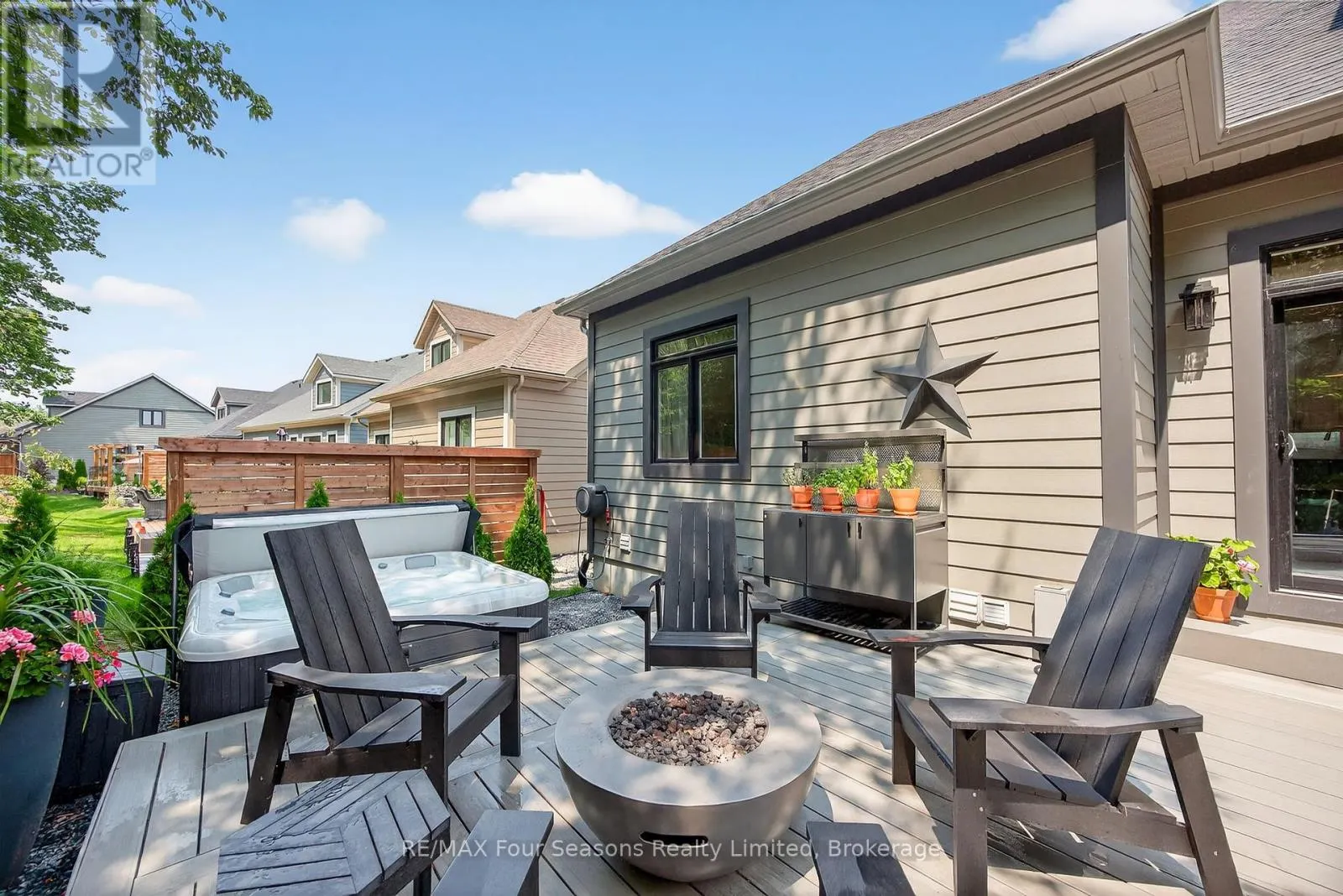 112 SCHOONERS LANE