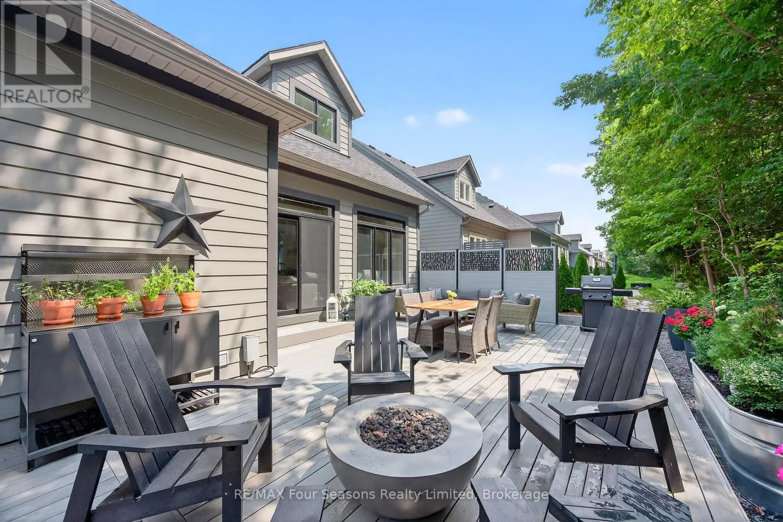112 SCHOONERS LANE
