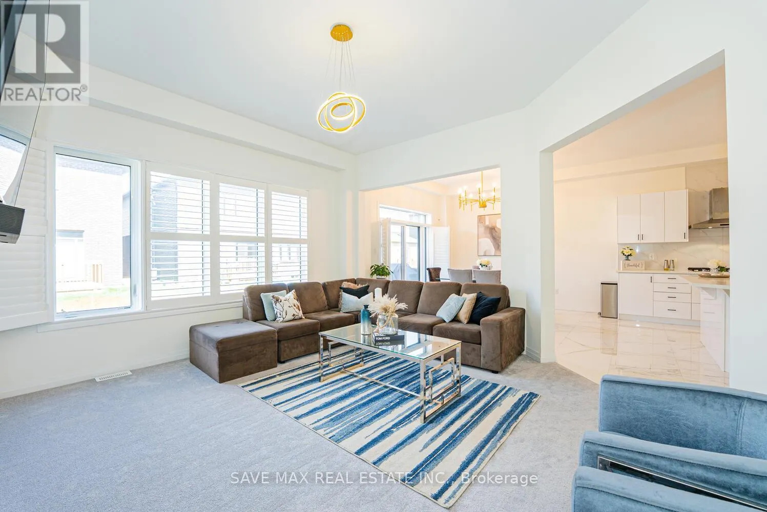 44 WAKELING DRIVE