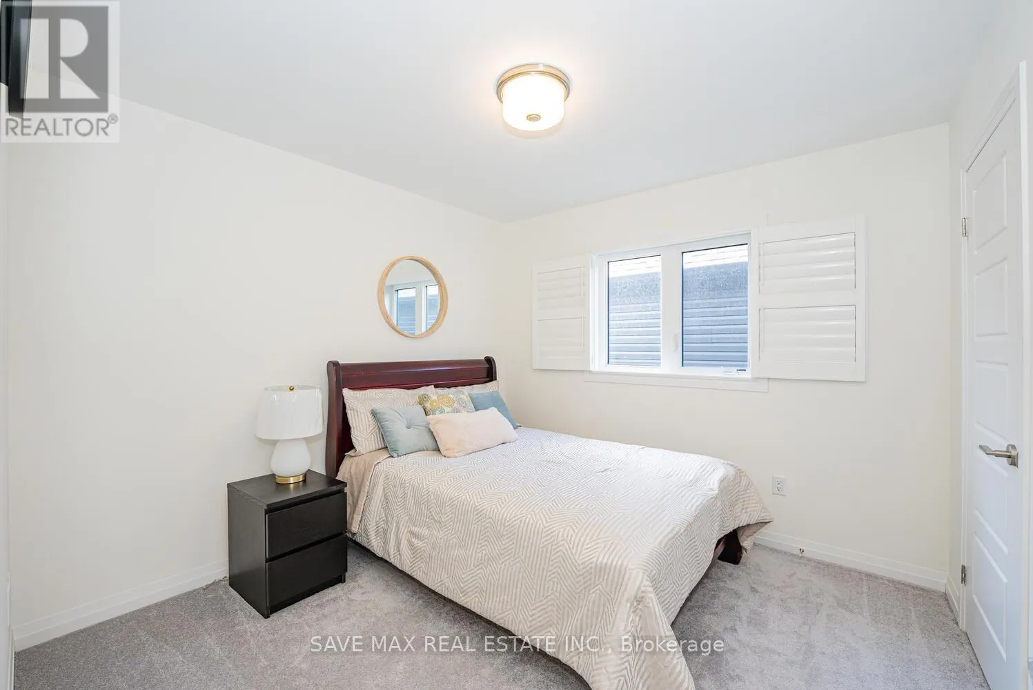 44 WAKELING DRIVE