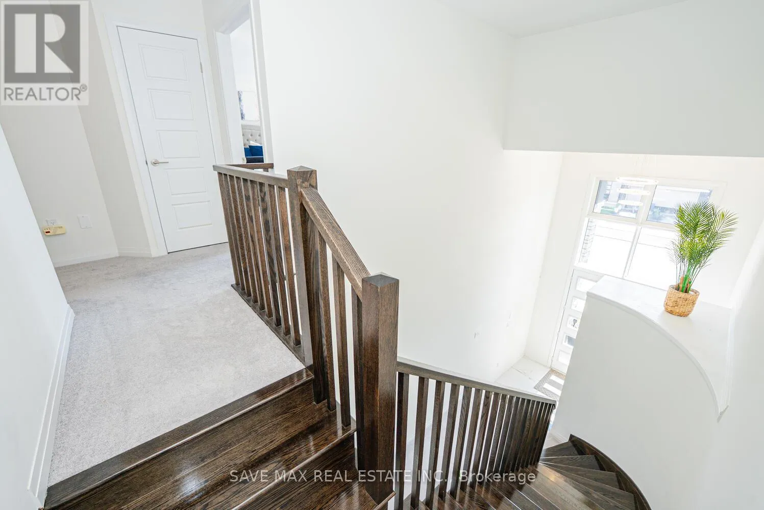 44 WAKELING DRIVE