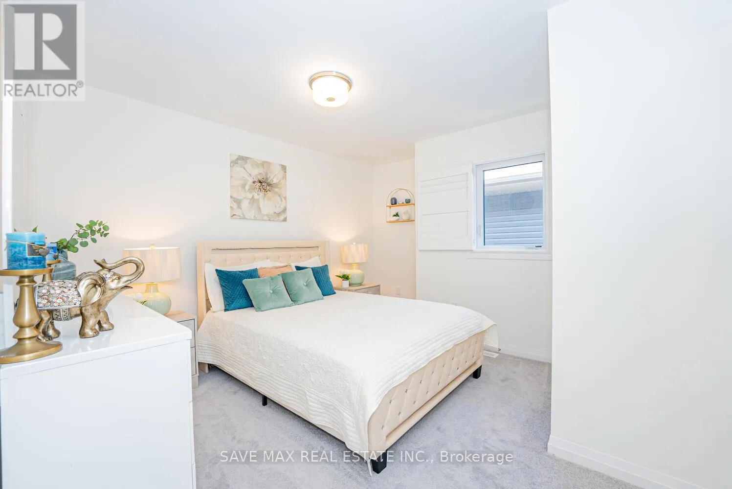 44 WAKELING DRIVE
