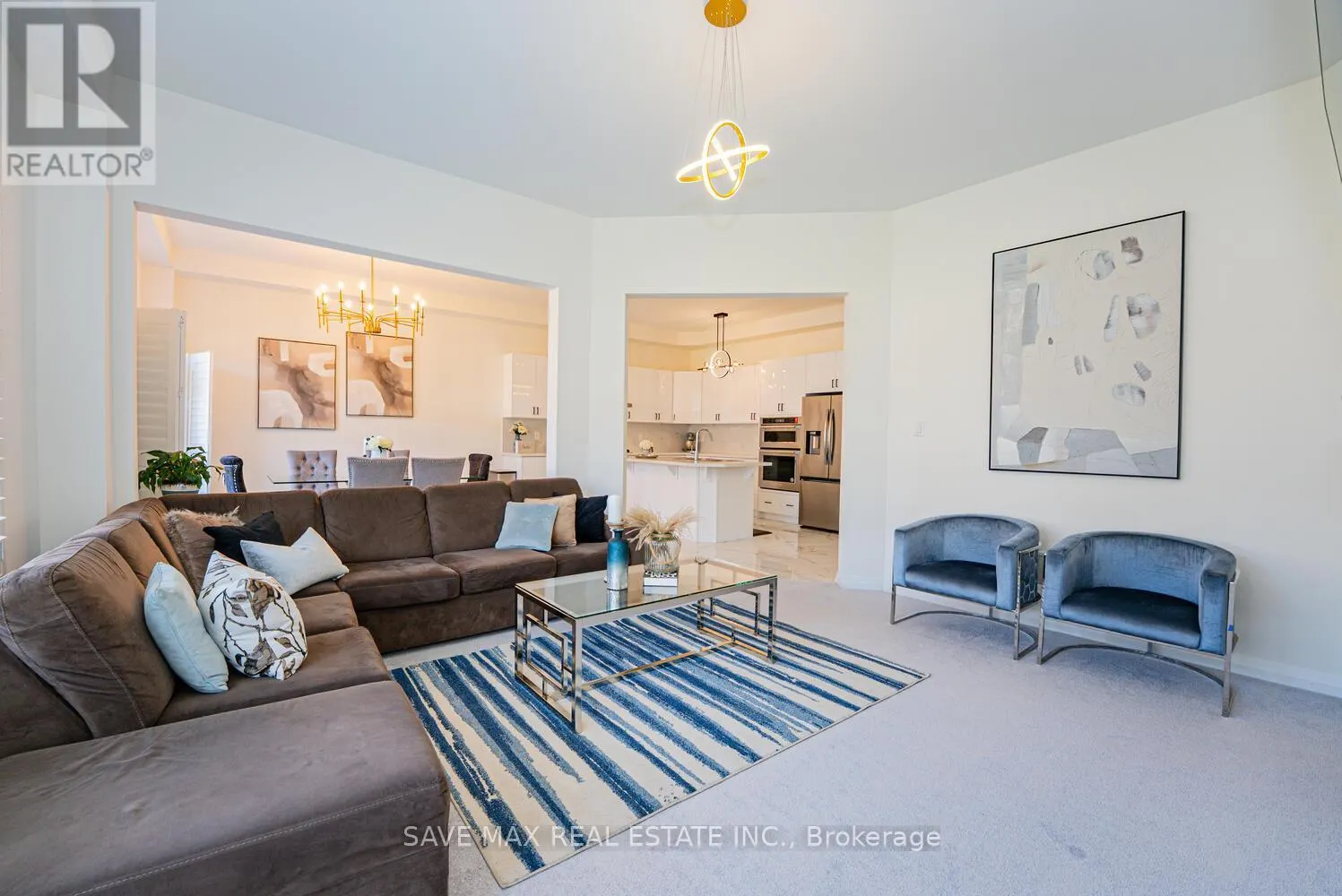 44 WAKELING DRIVE