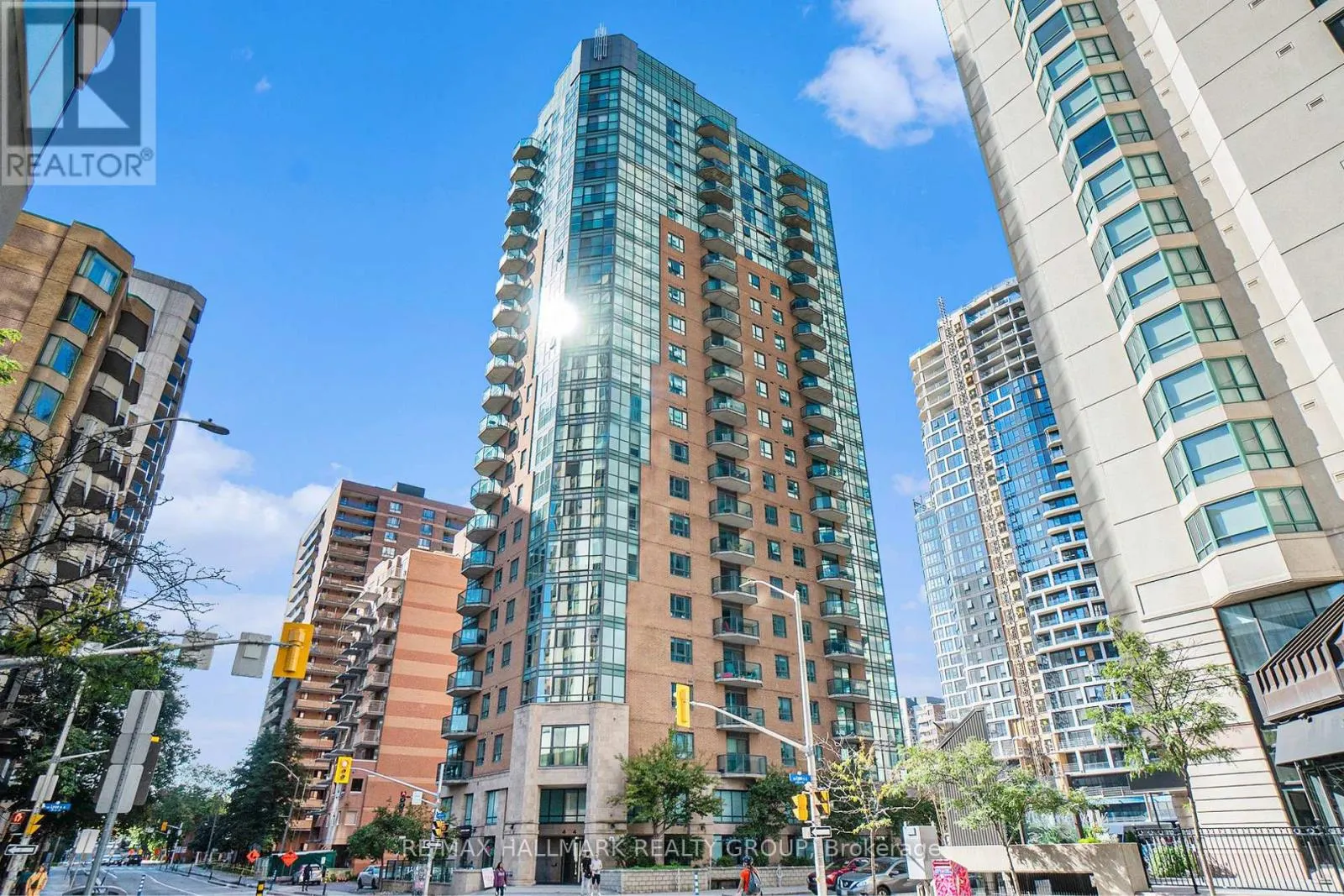 1601 - 445 LAURIER AVENUE W
