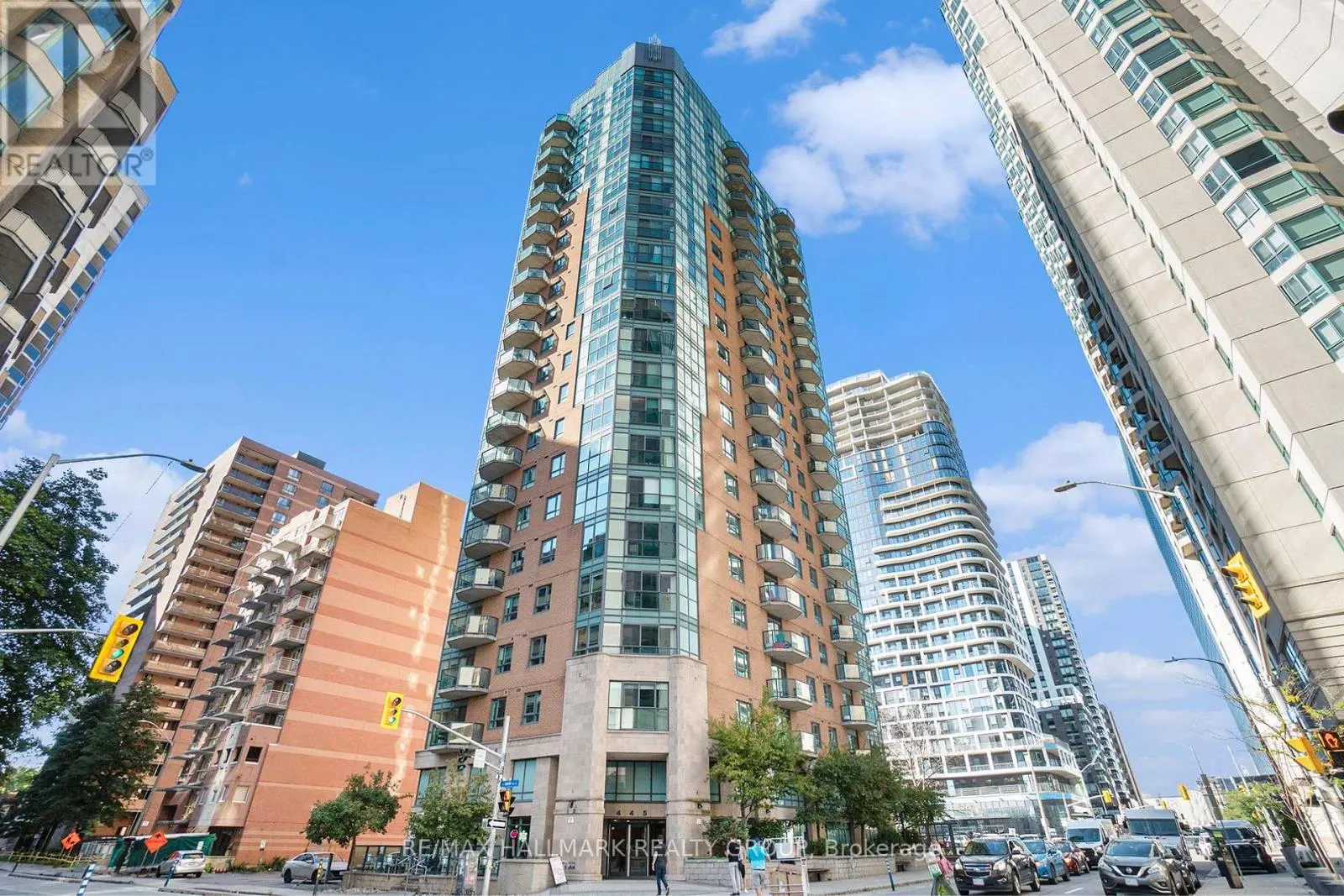 1601 - 445 LAURIER AVENUE W