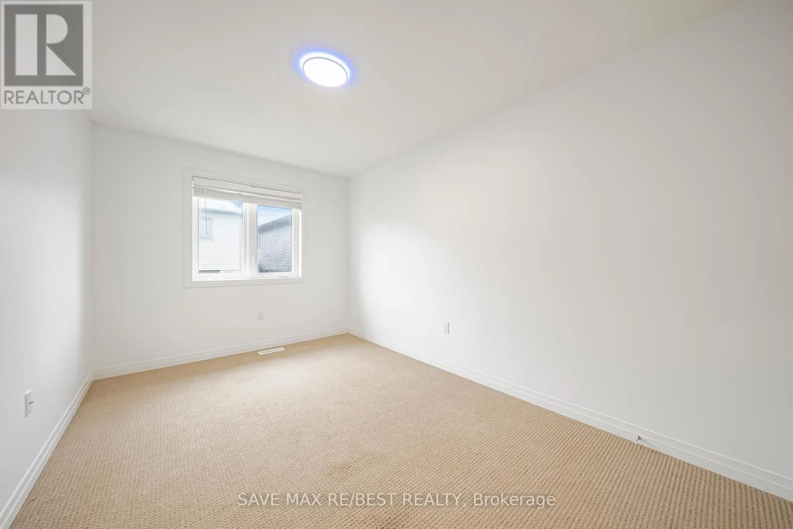 6 GREENWICH AVENUE