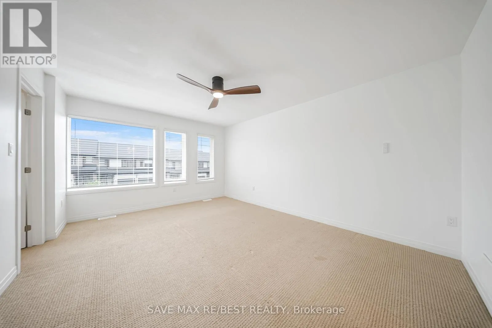 6 GREENWICH AVENUE
