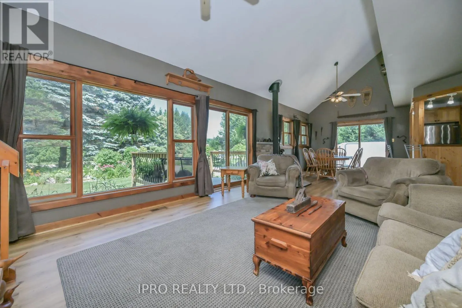 5 COOK CRESCENT