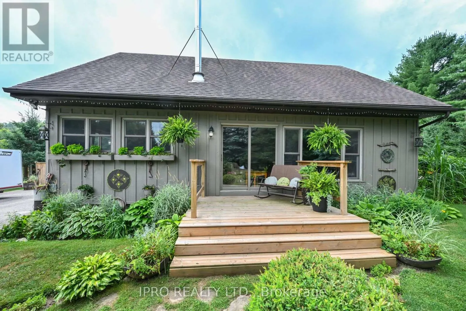 5 COOK CRESCENT