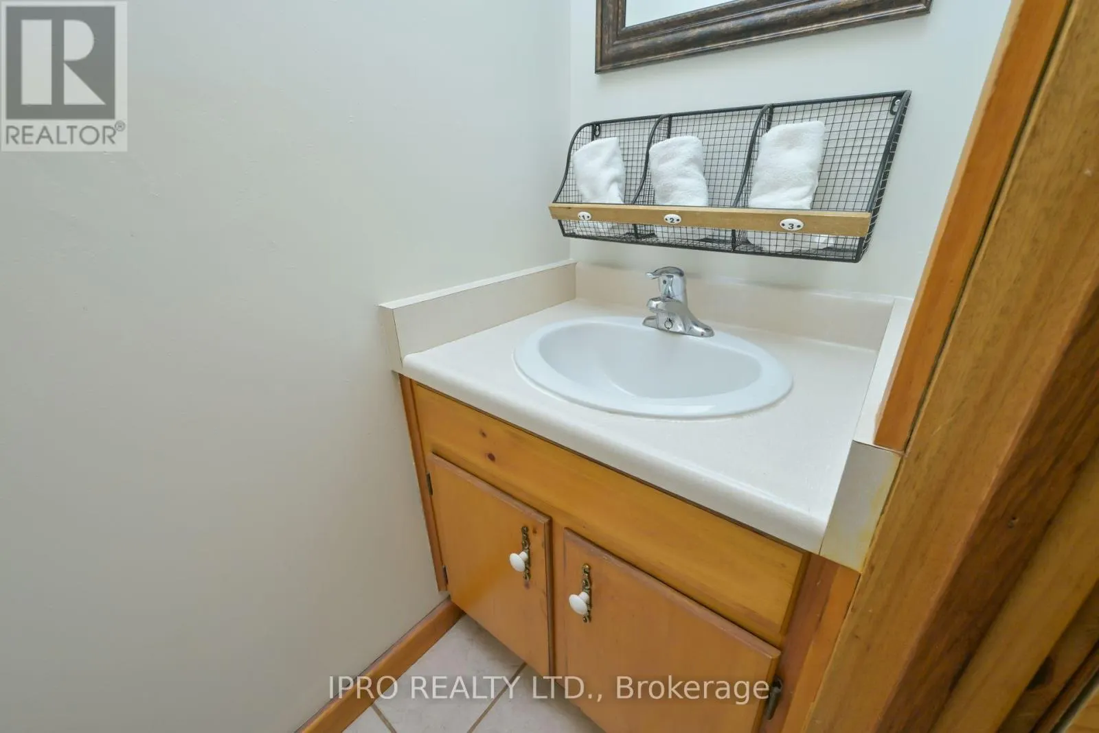 5 COOK CRESCENT