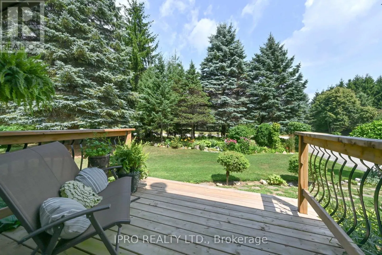5 COOK CRESCENT