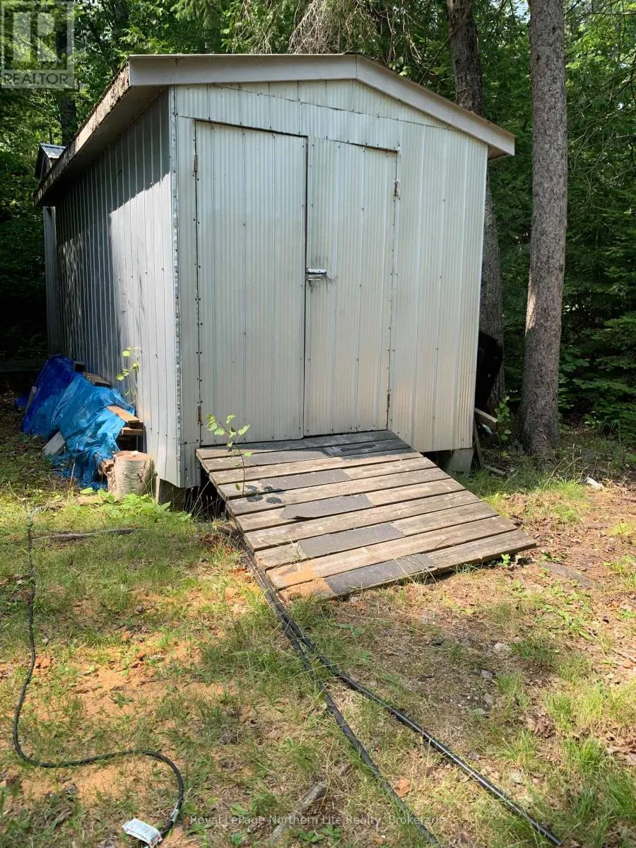17 MUSKIE BAY, LAKE NIPISSING