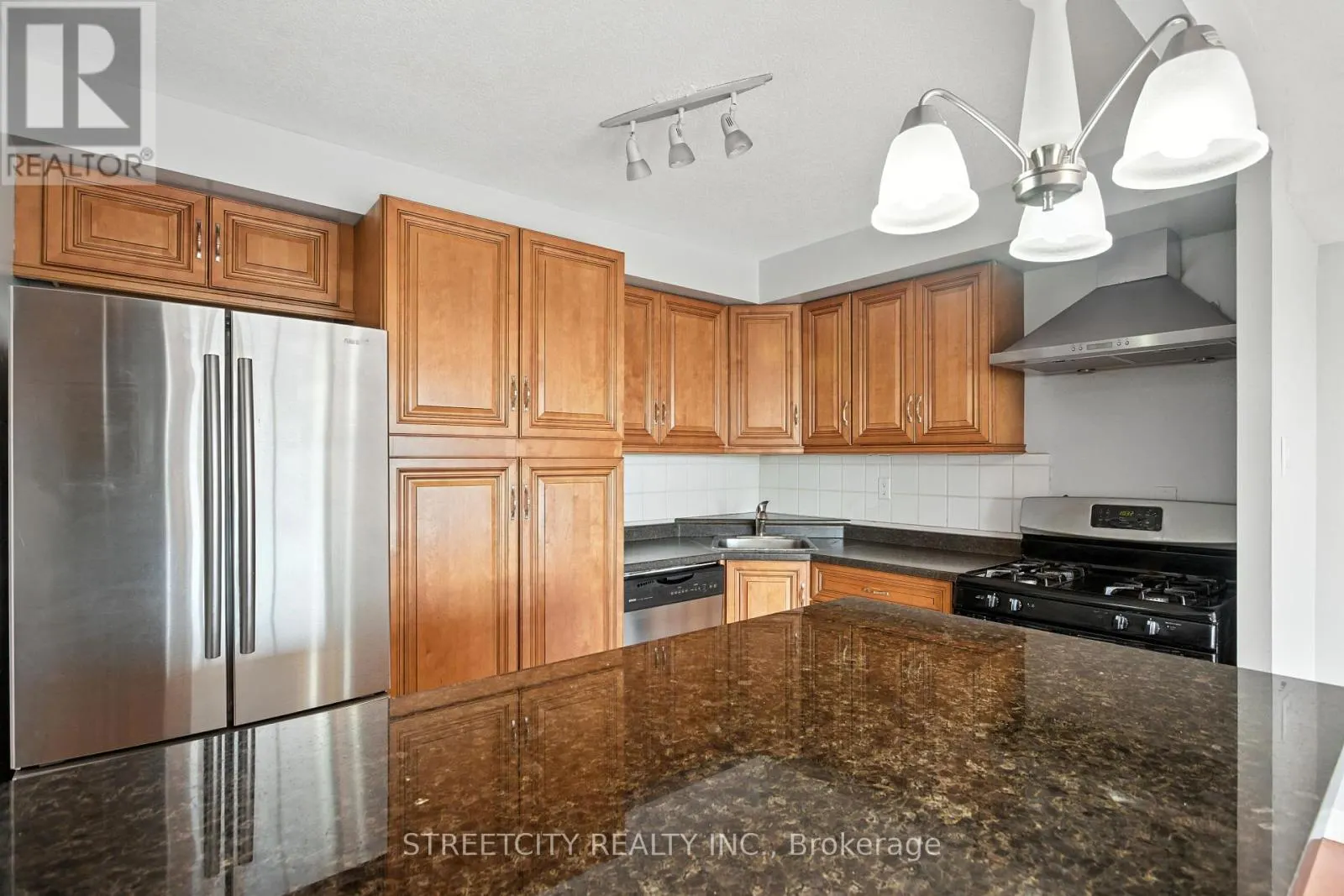 606 - 521 RIVERSIDE ROAD, #606