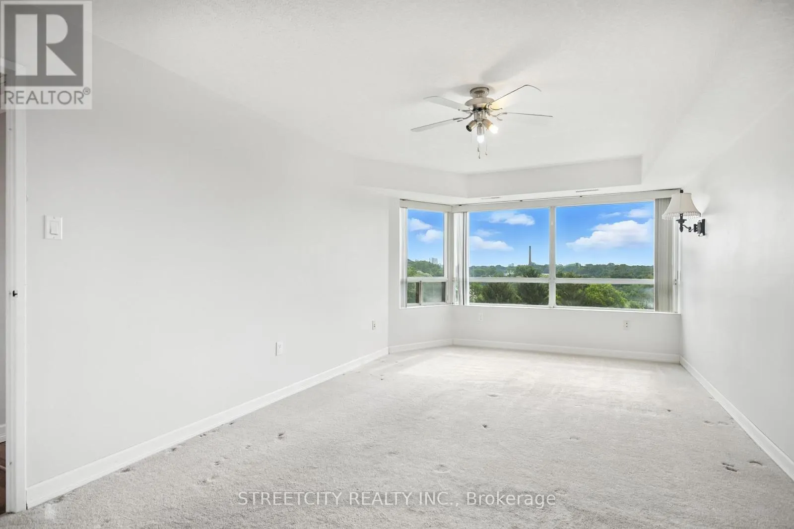 606 - 521 RIVERSIDE ROAD, #606