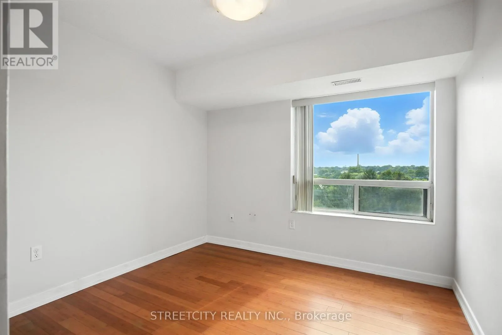 606 - 521 RIVERSIDE ROAD, #606