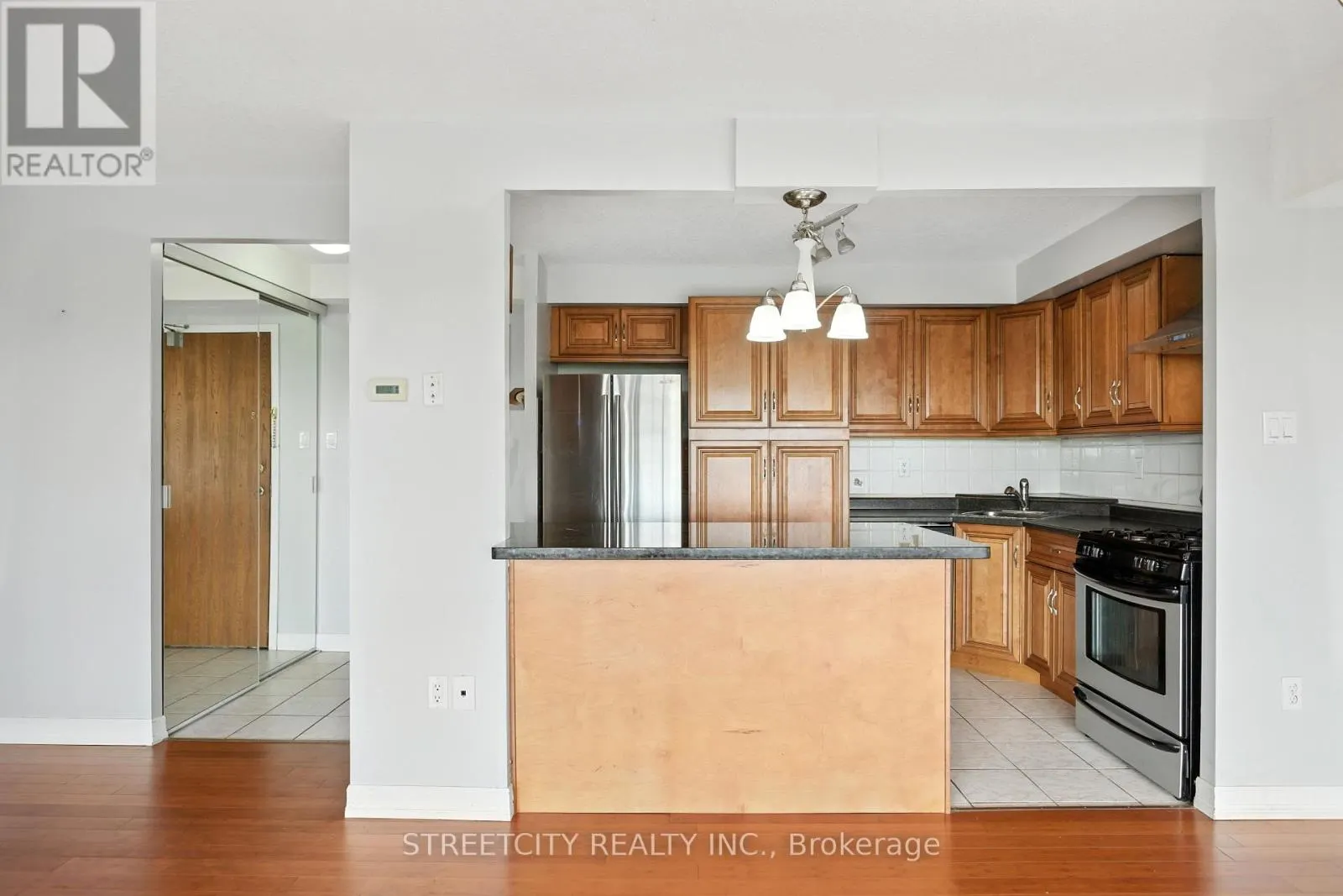 606 - 521 RIVERSIDE ROAD, #606
