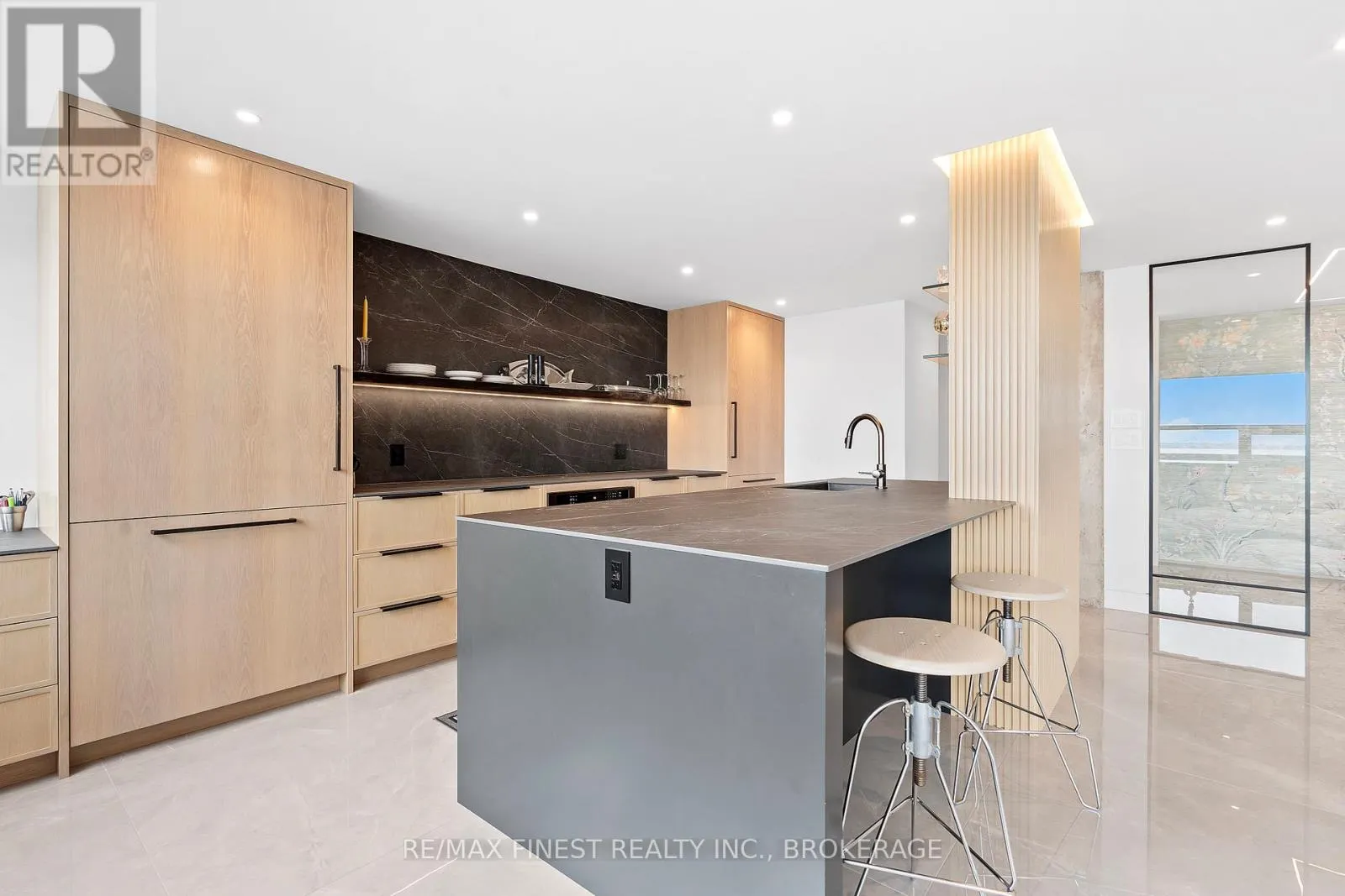 505 - 165 ONTARIO STREET, #505