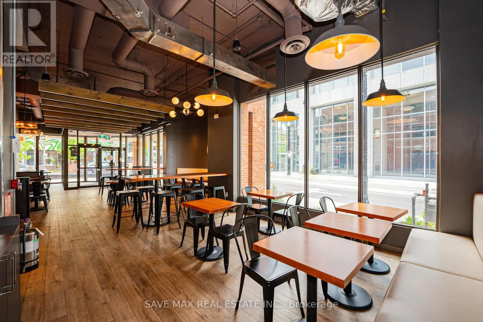 73 KING STREET W
