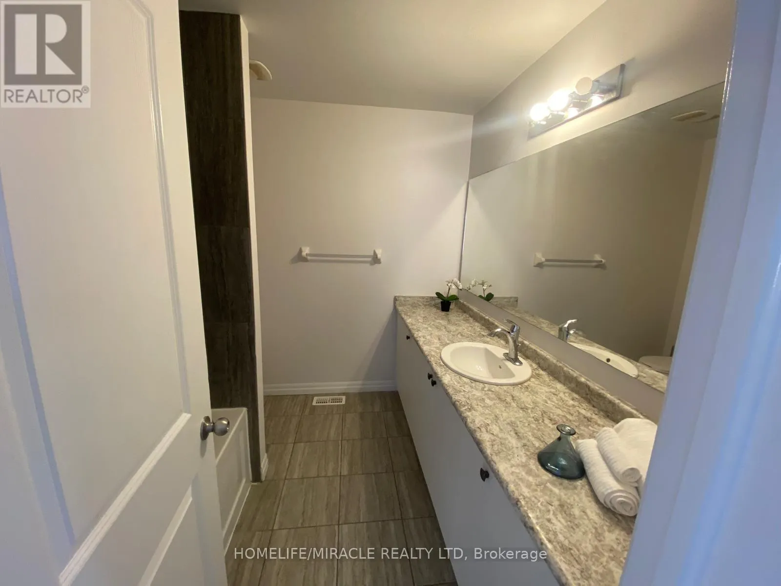 46 - 135 HARDCASTLE DRIVE