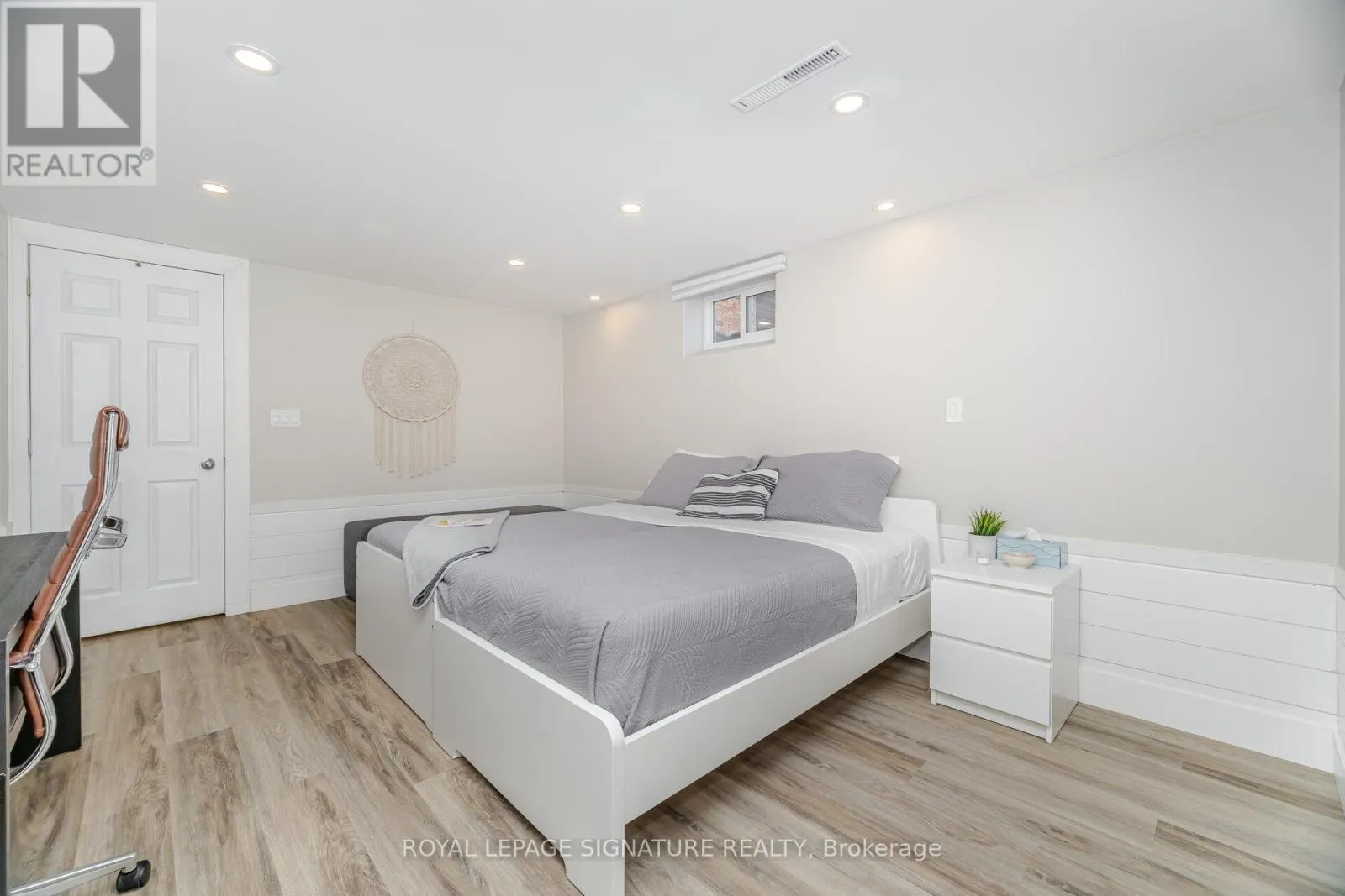 77 FAIRVIEW ROAD