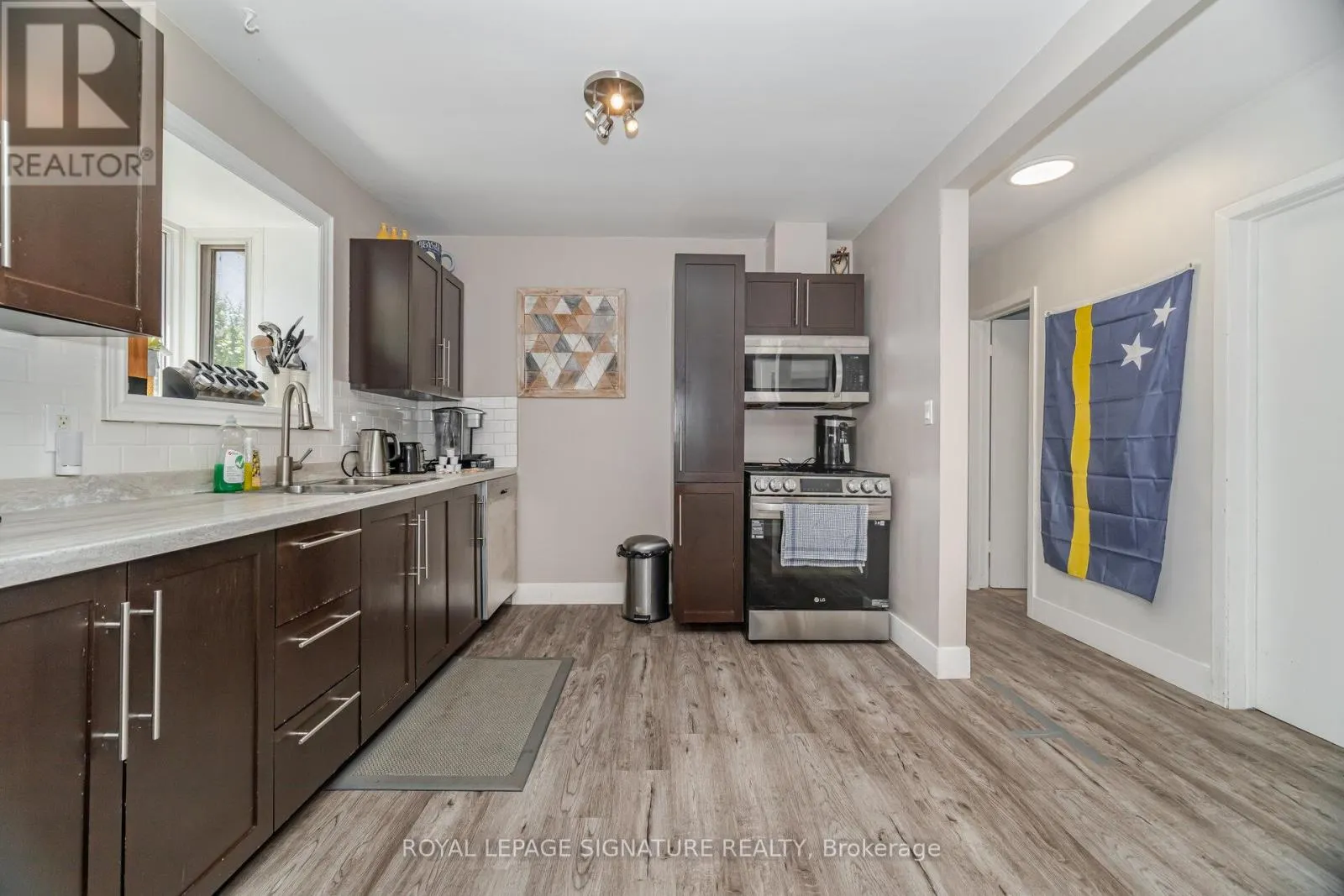 77 FAIRVIEW ROAD