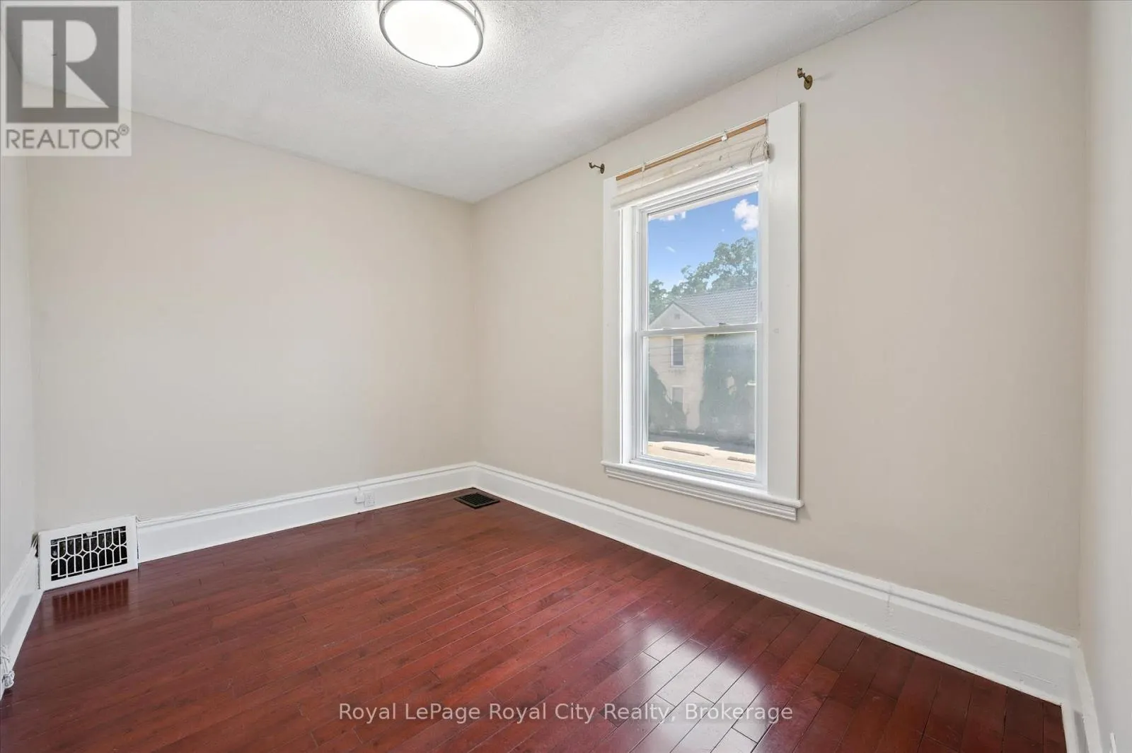 363 WOOLWICH STREET