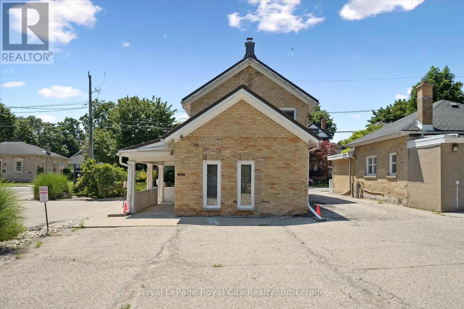 363 WOOLWICH STREET