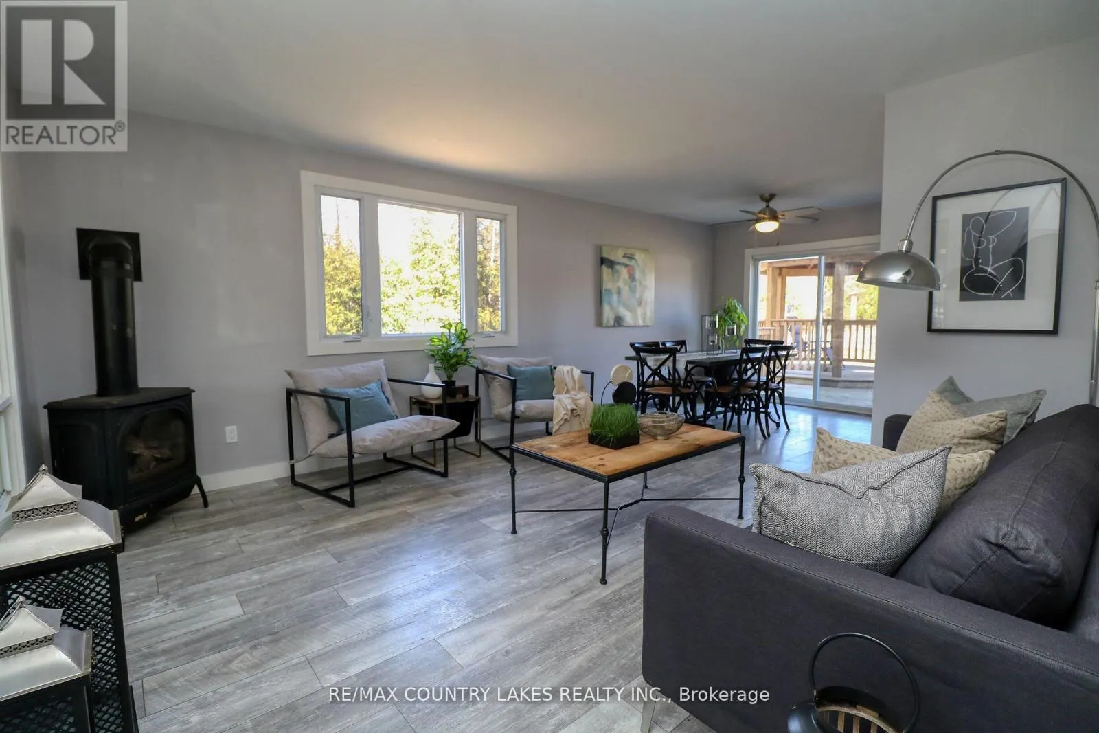 3 PINEWOOD BOULEVARD