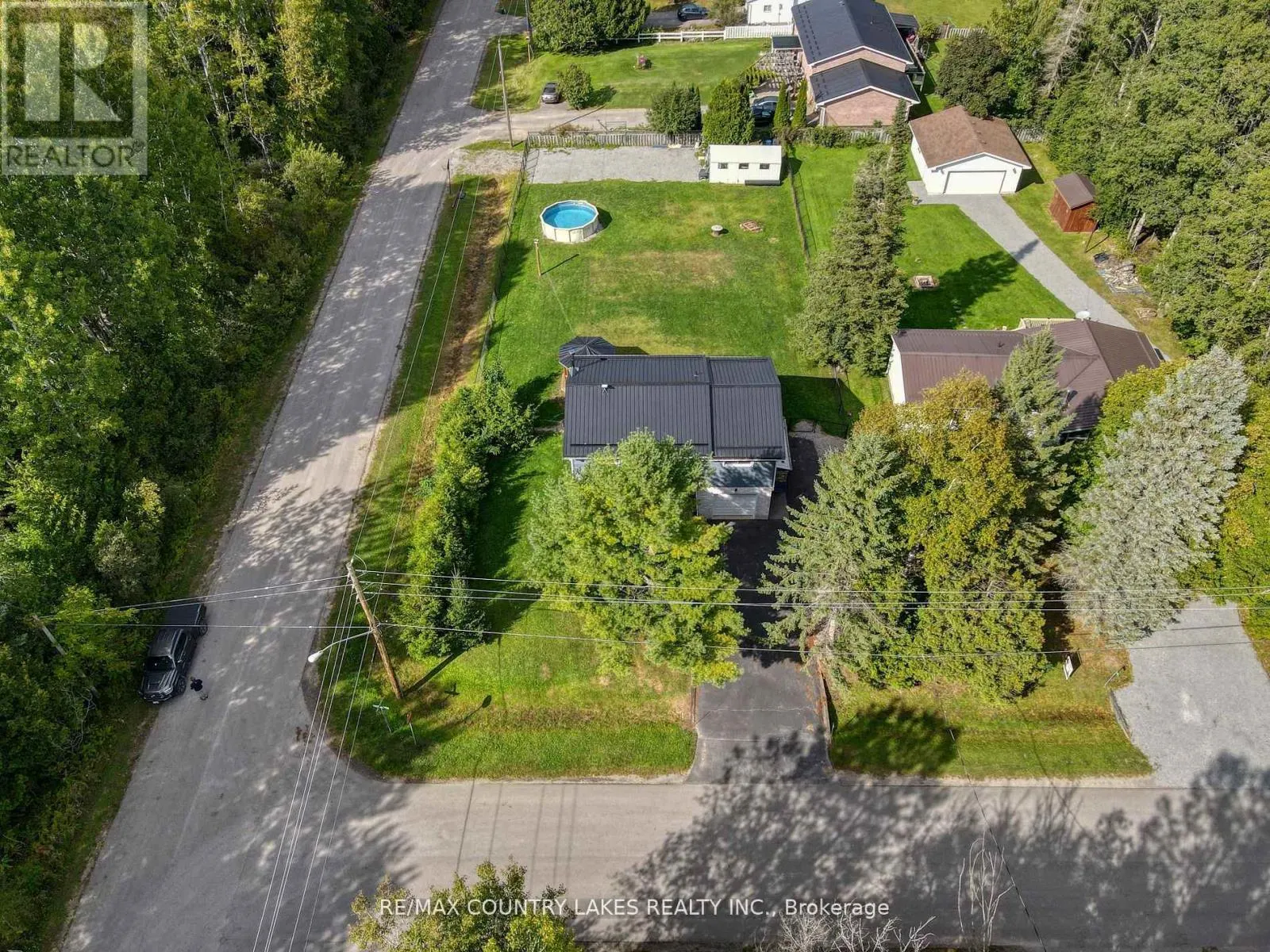 3 PINEWOOD BOULEVARD