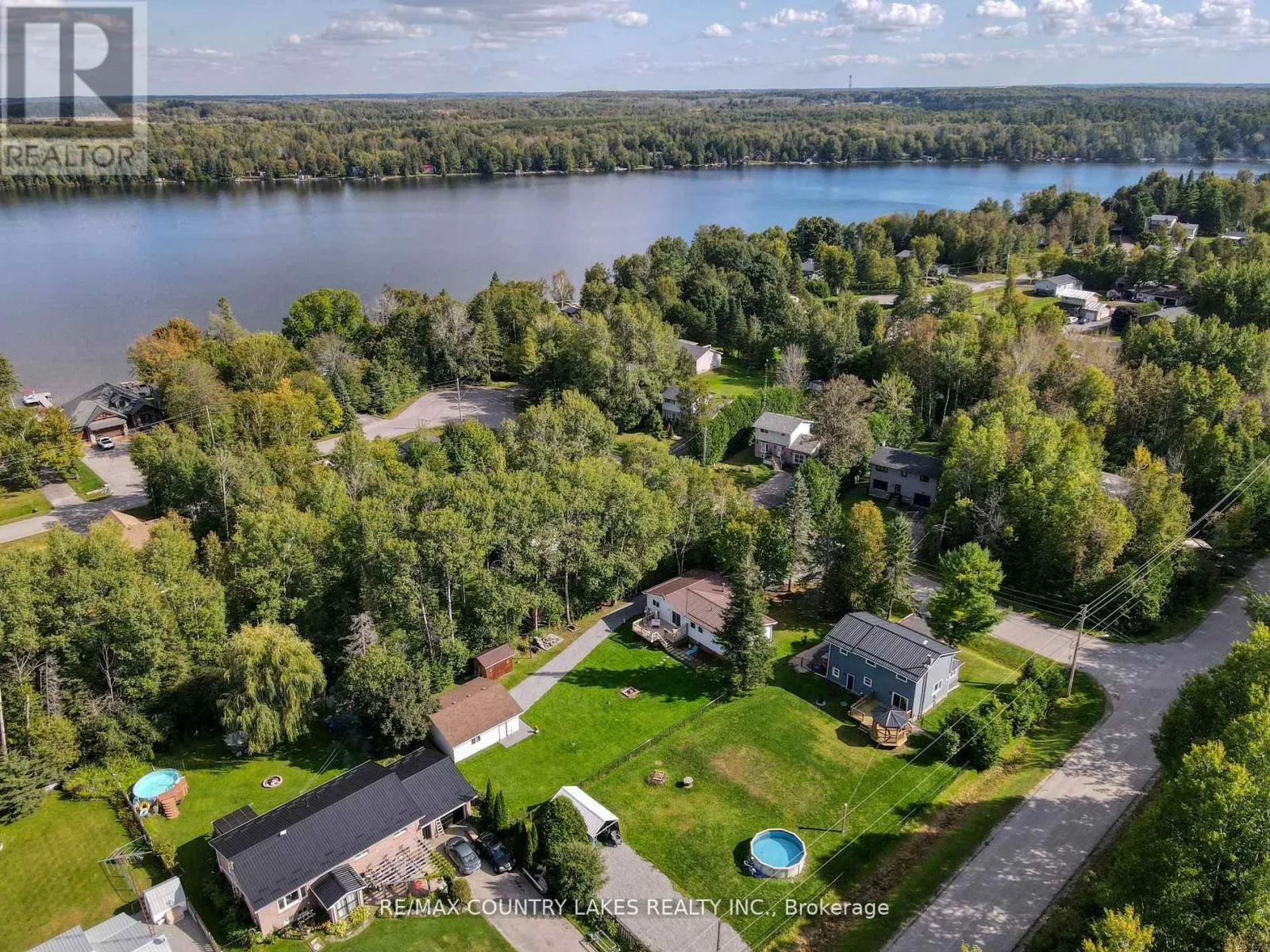 3 PINEWOOD BOULEVARD