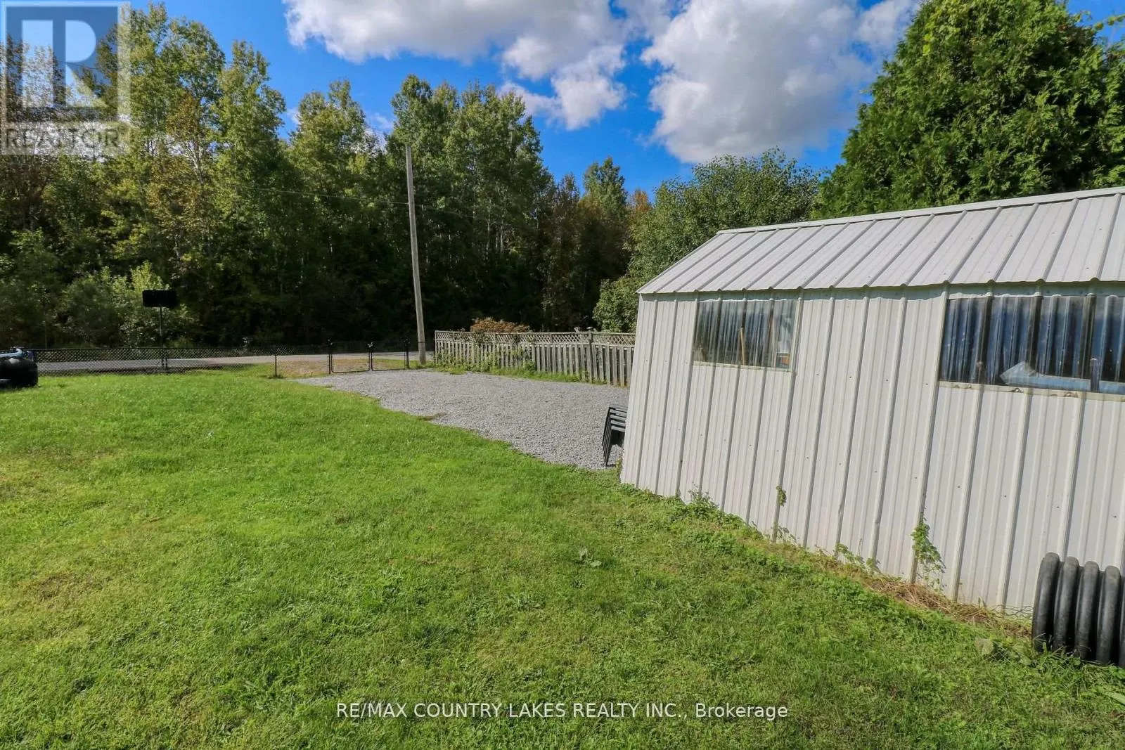 3 PINEWOOD BOULEVARD