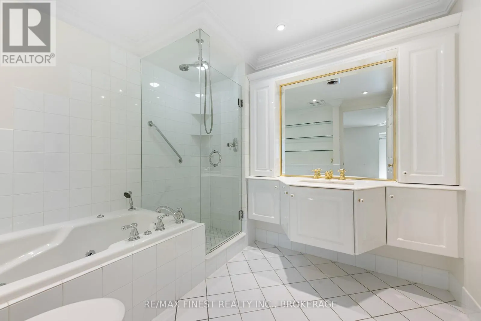 5 - 111 ECHO DRIVE, #5
