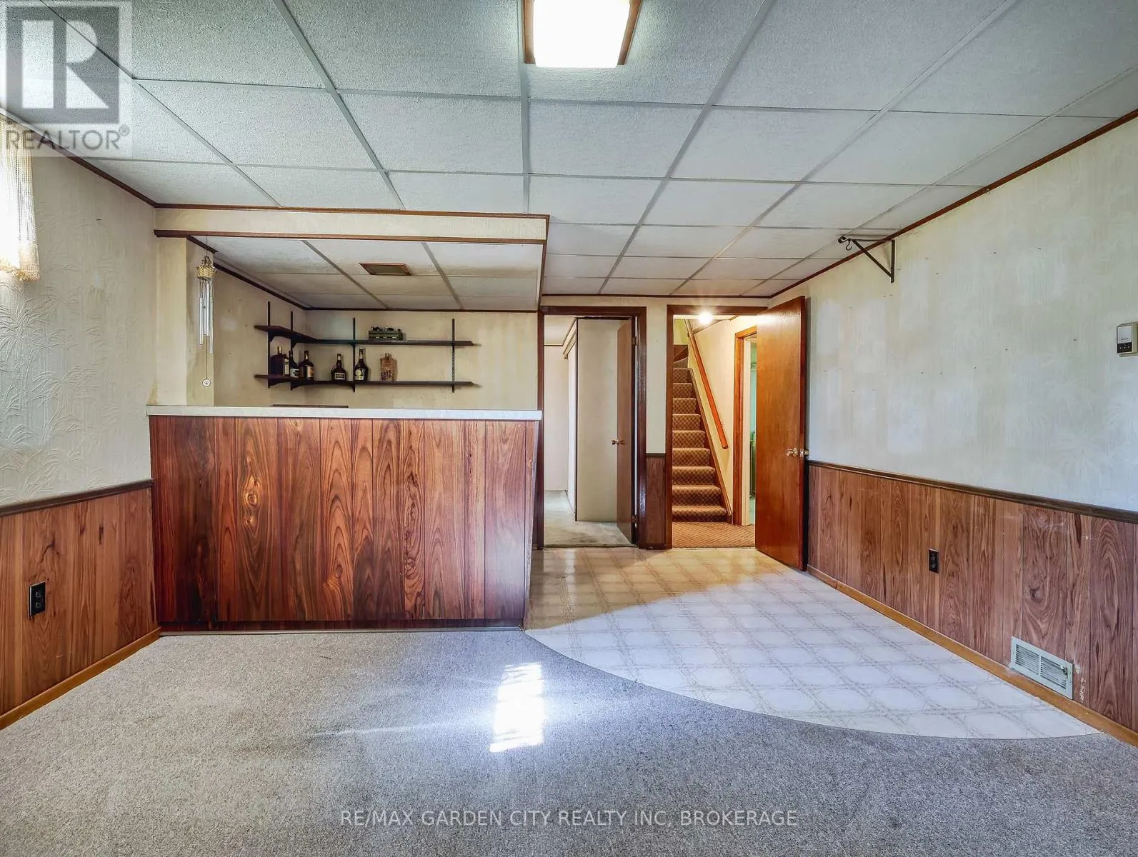575 VINE STREET
