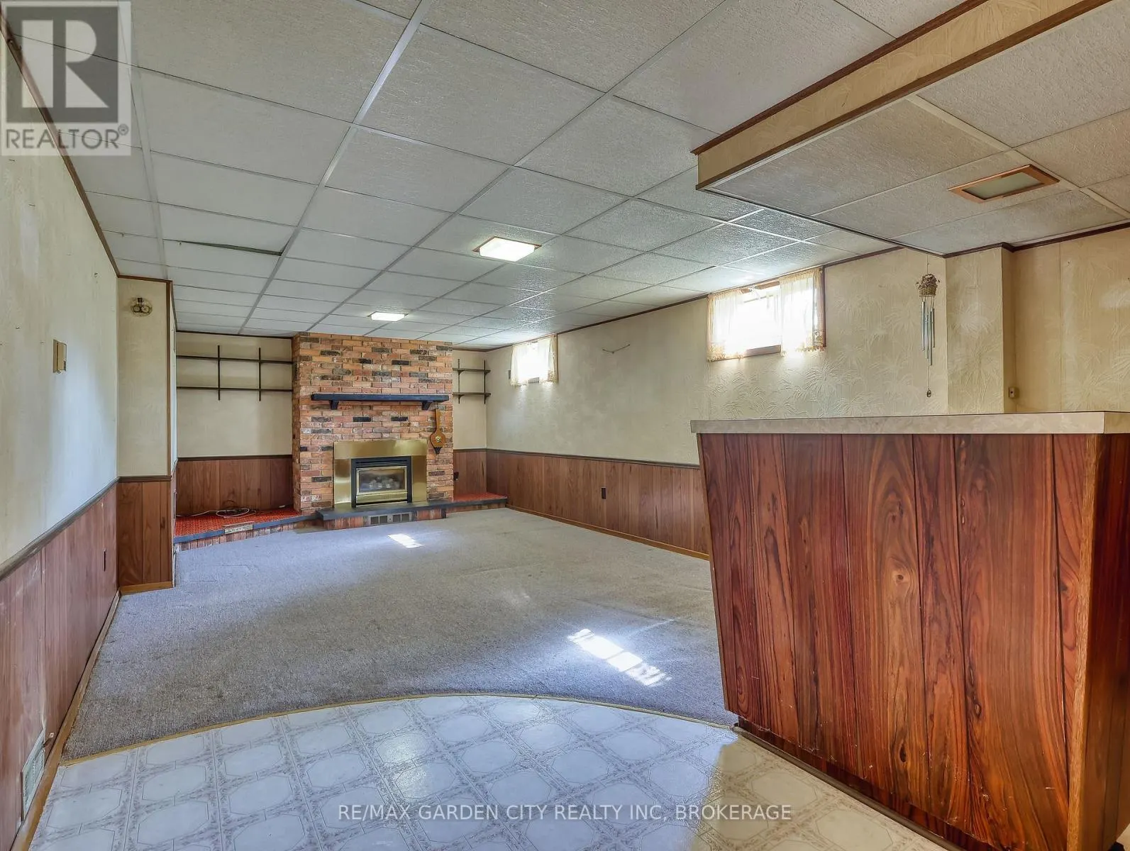 575 VINE STREET