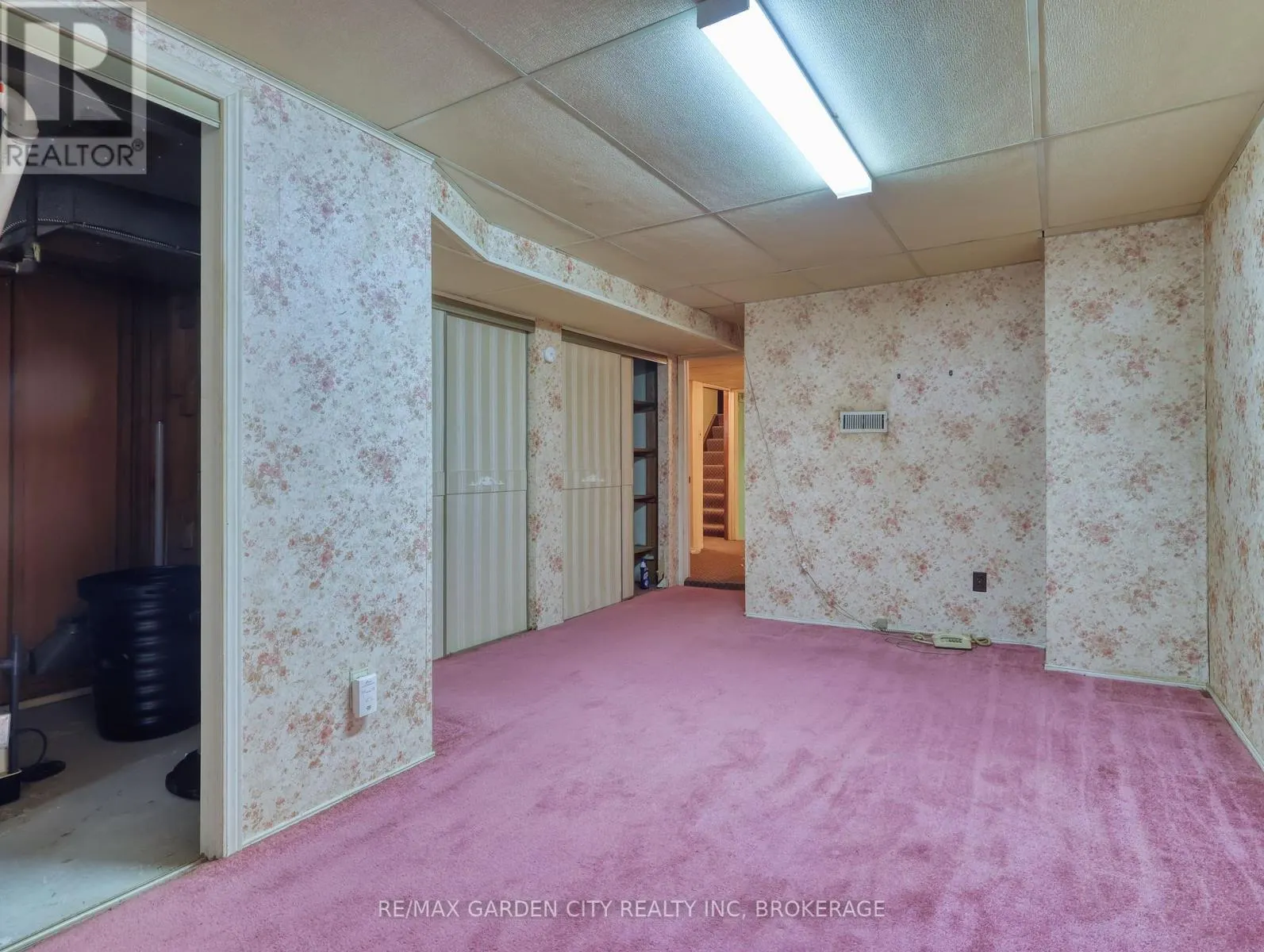 575 VINE STREET
