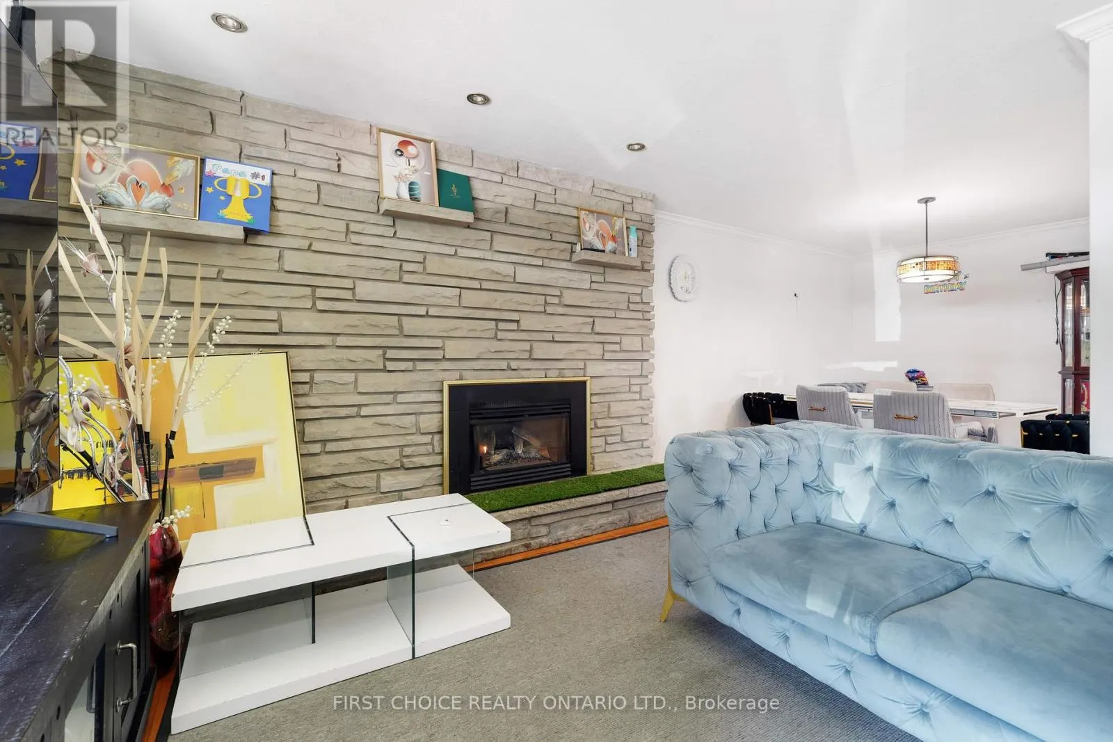 1753 HERON ROAD