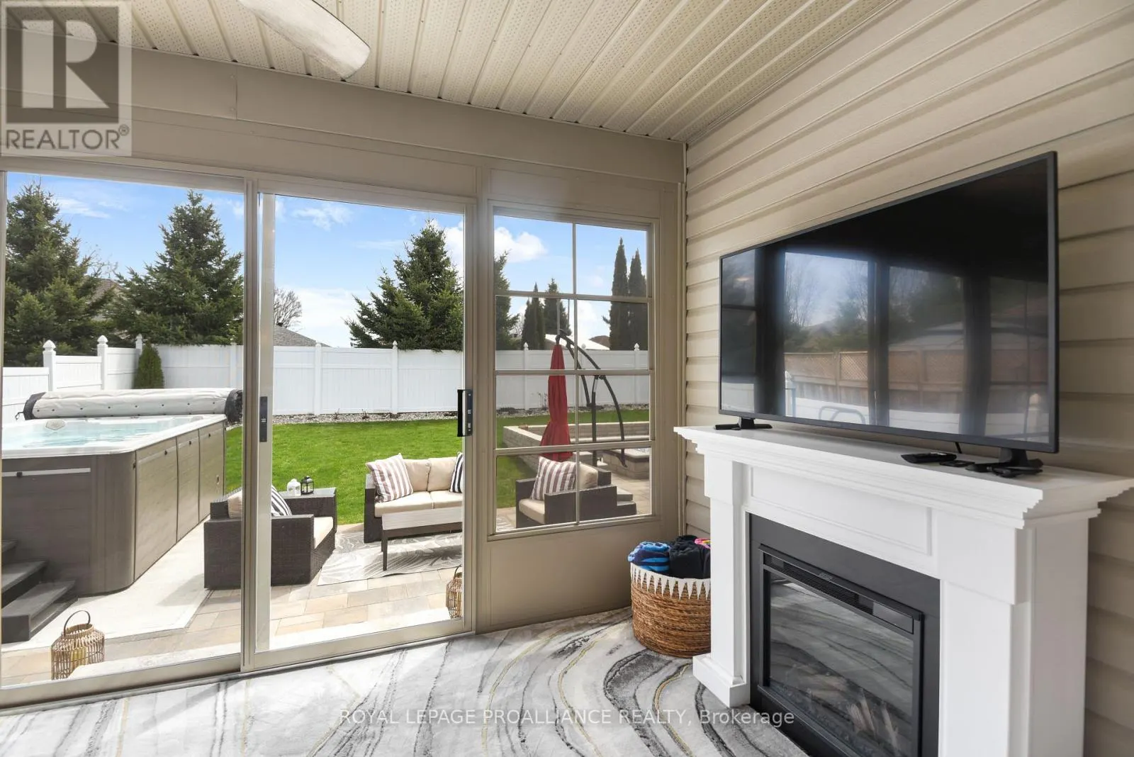 1047 FITZSIMMONS DRIVE