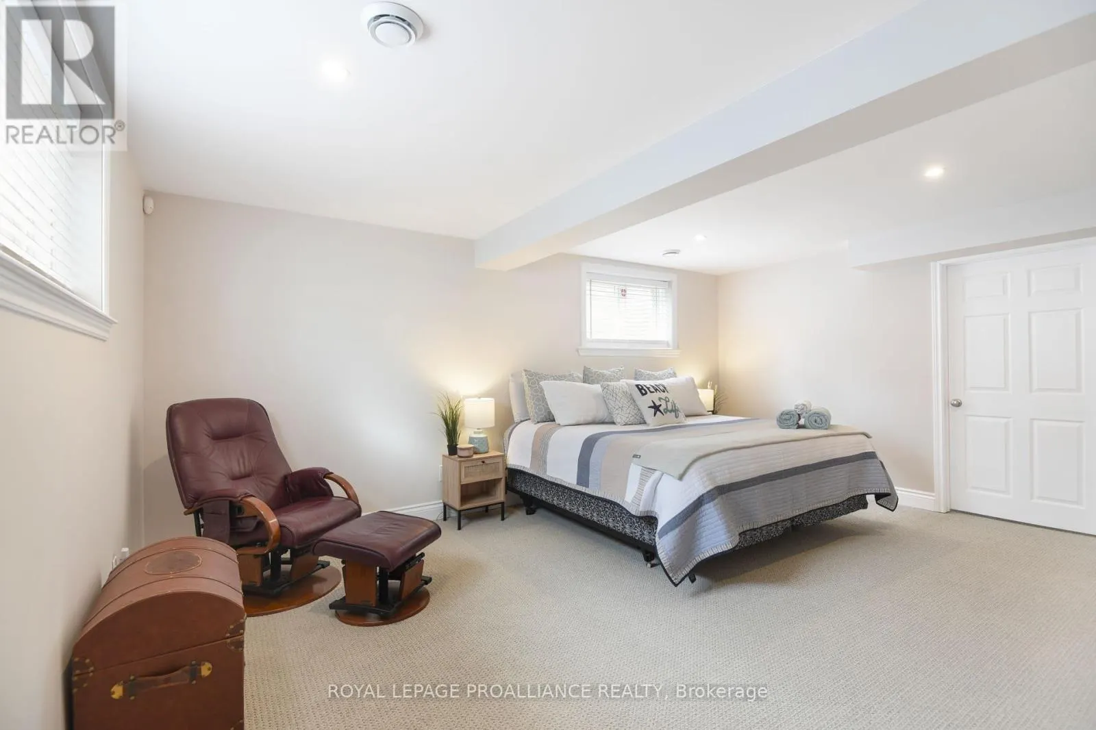 1047 FITZSIMMONS DRIVE