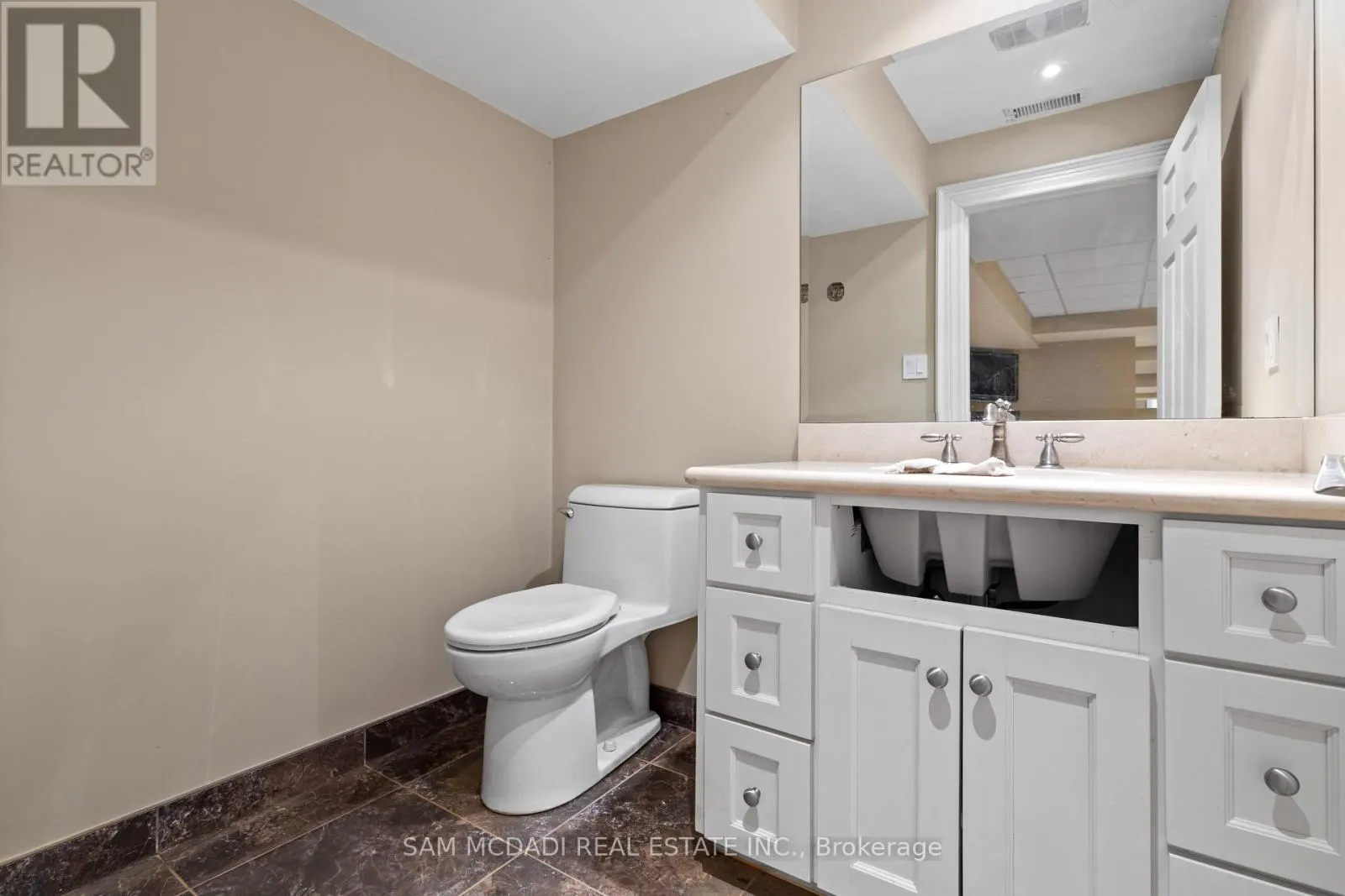 839 LAKESHORE ROAD