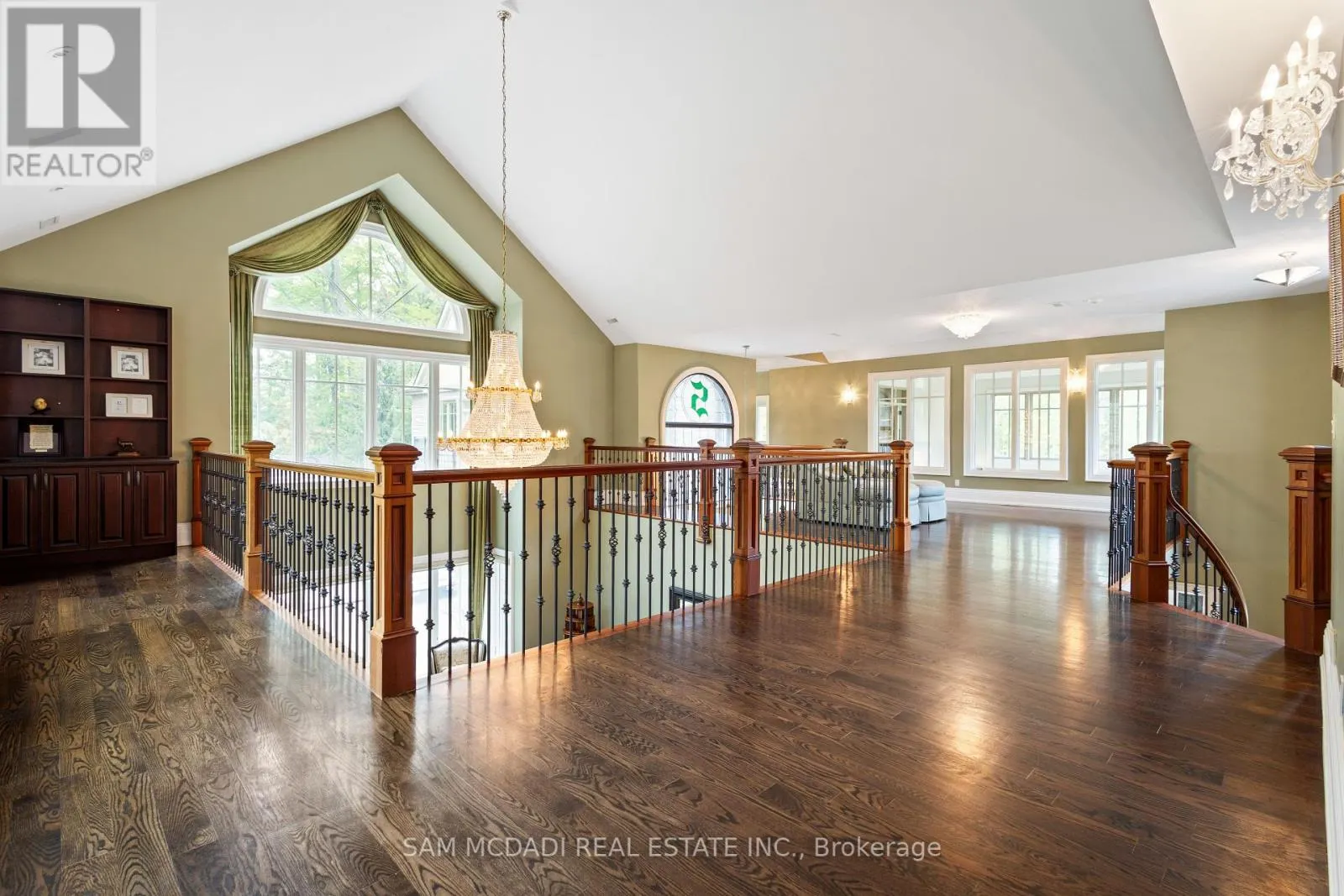 839 LAKESHORE ROAD