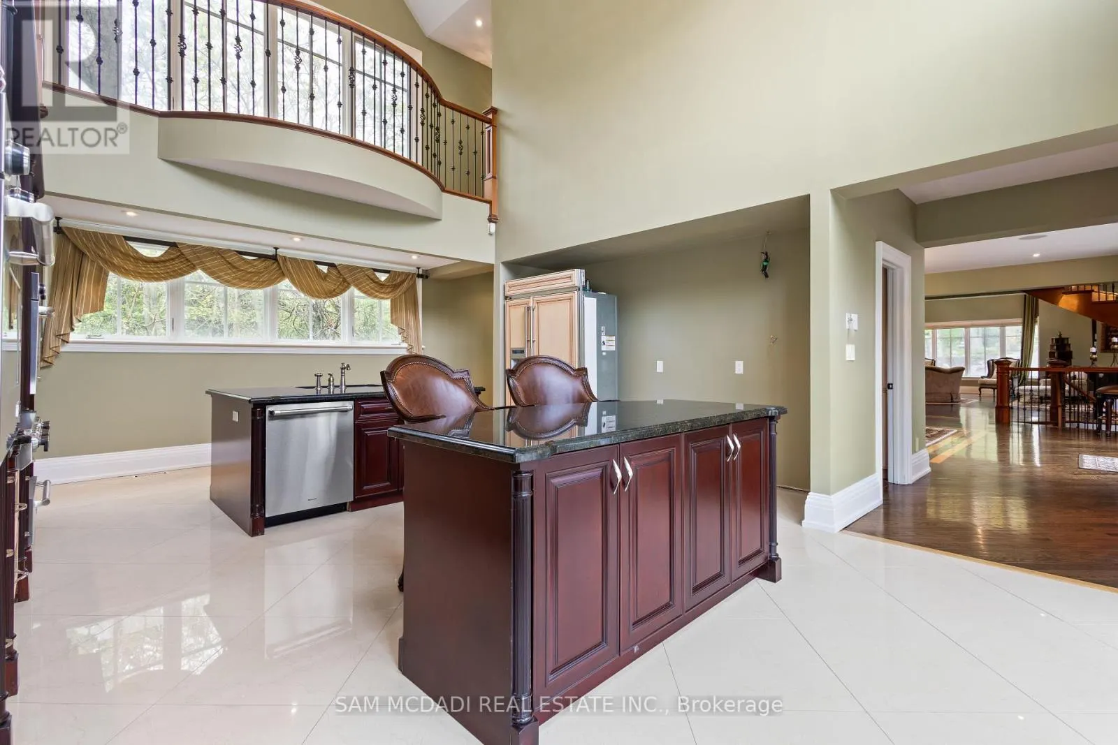 839 LAKESHORE ROAD