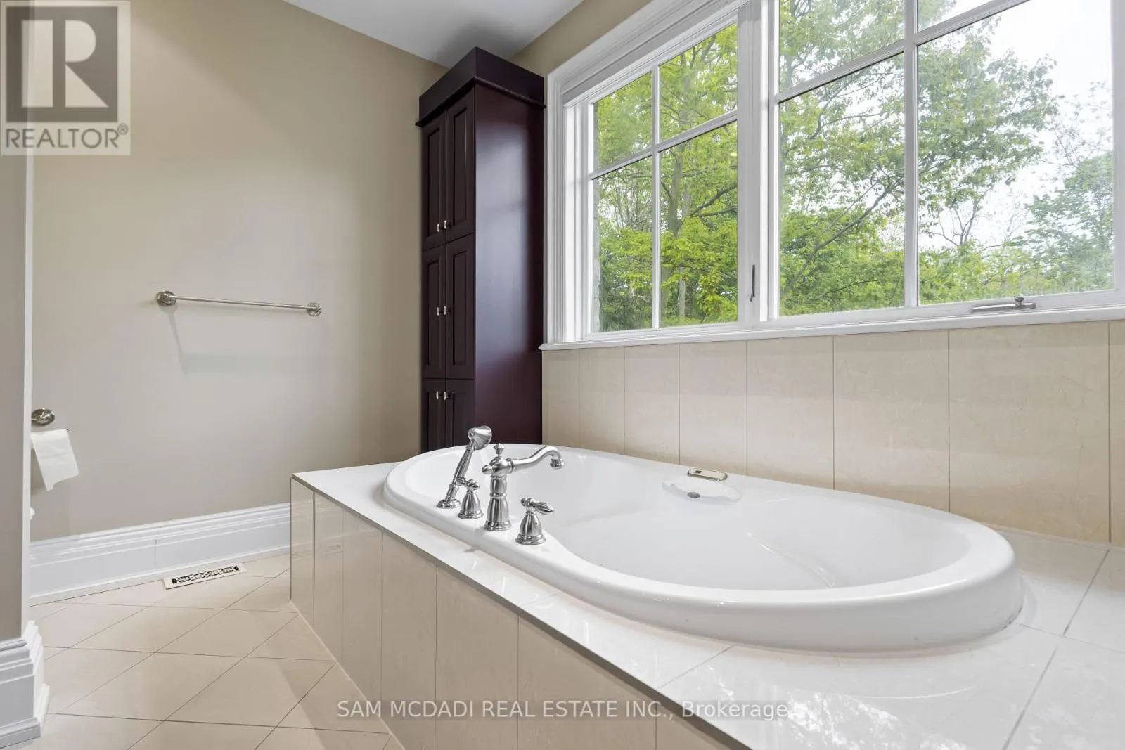 839 LAKESHORE ROAD
