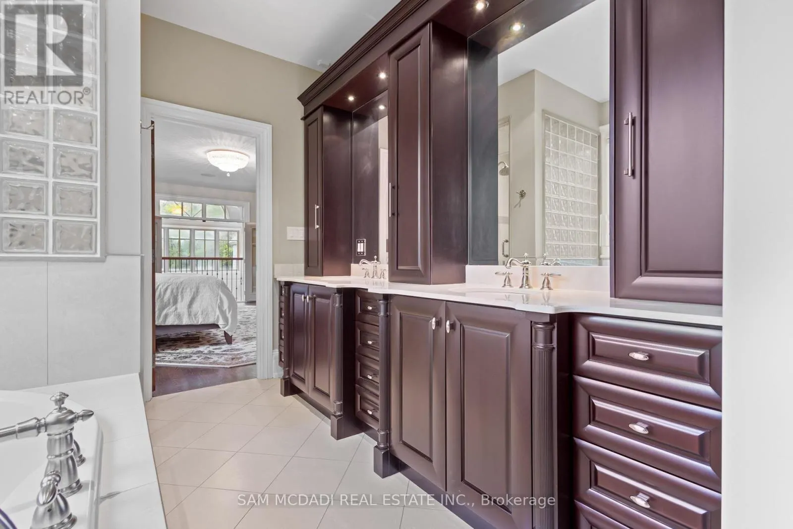 839 LAKESHORE ROAD